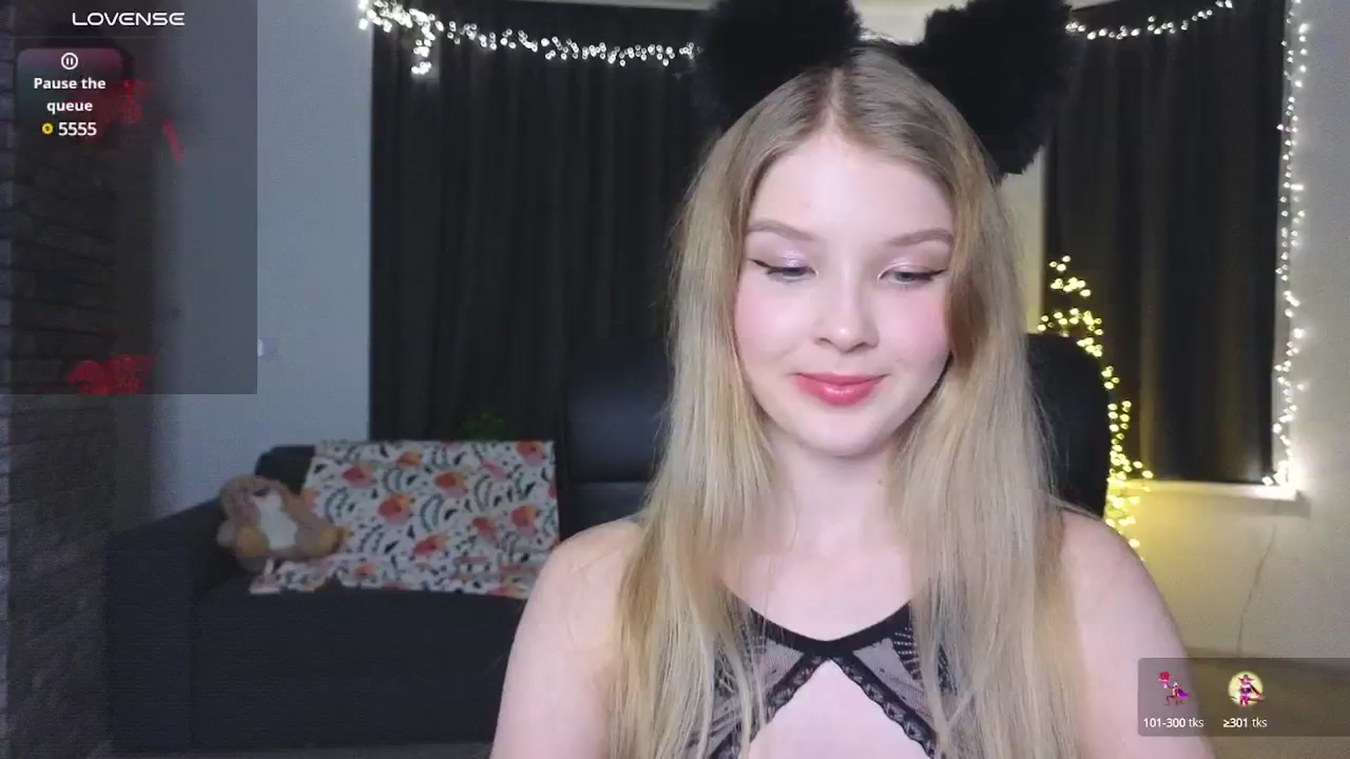 Gallery image thumbnail from Emiliya_Cute's myfreecams stream on, 11/24/2024, 17:08 image 9 of 20