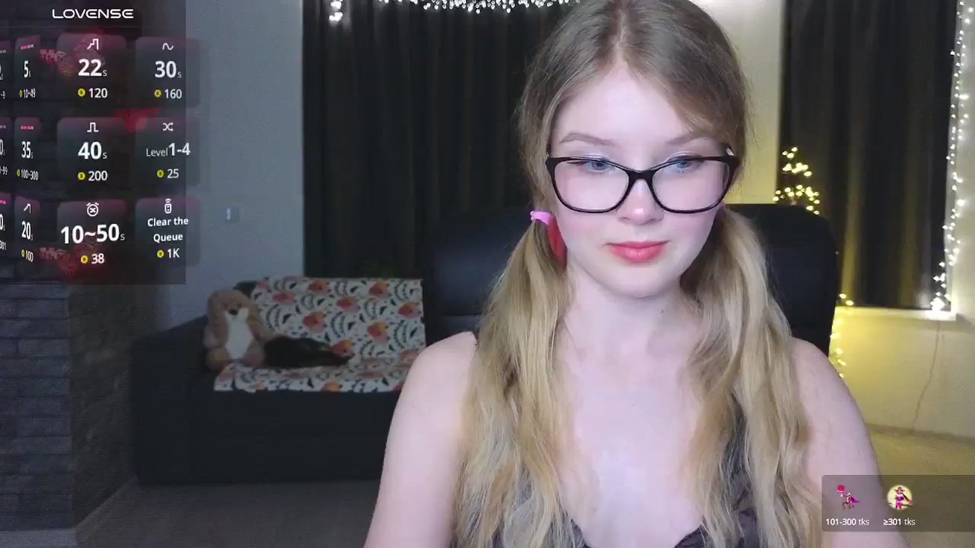 Gallery image thumbnail from Emiliya_Cute's myfreecams stream on, 11/28/2024, 18:57 image 18 of 20