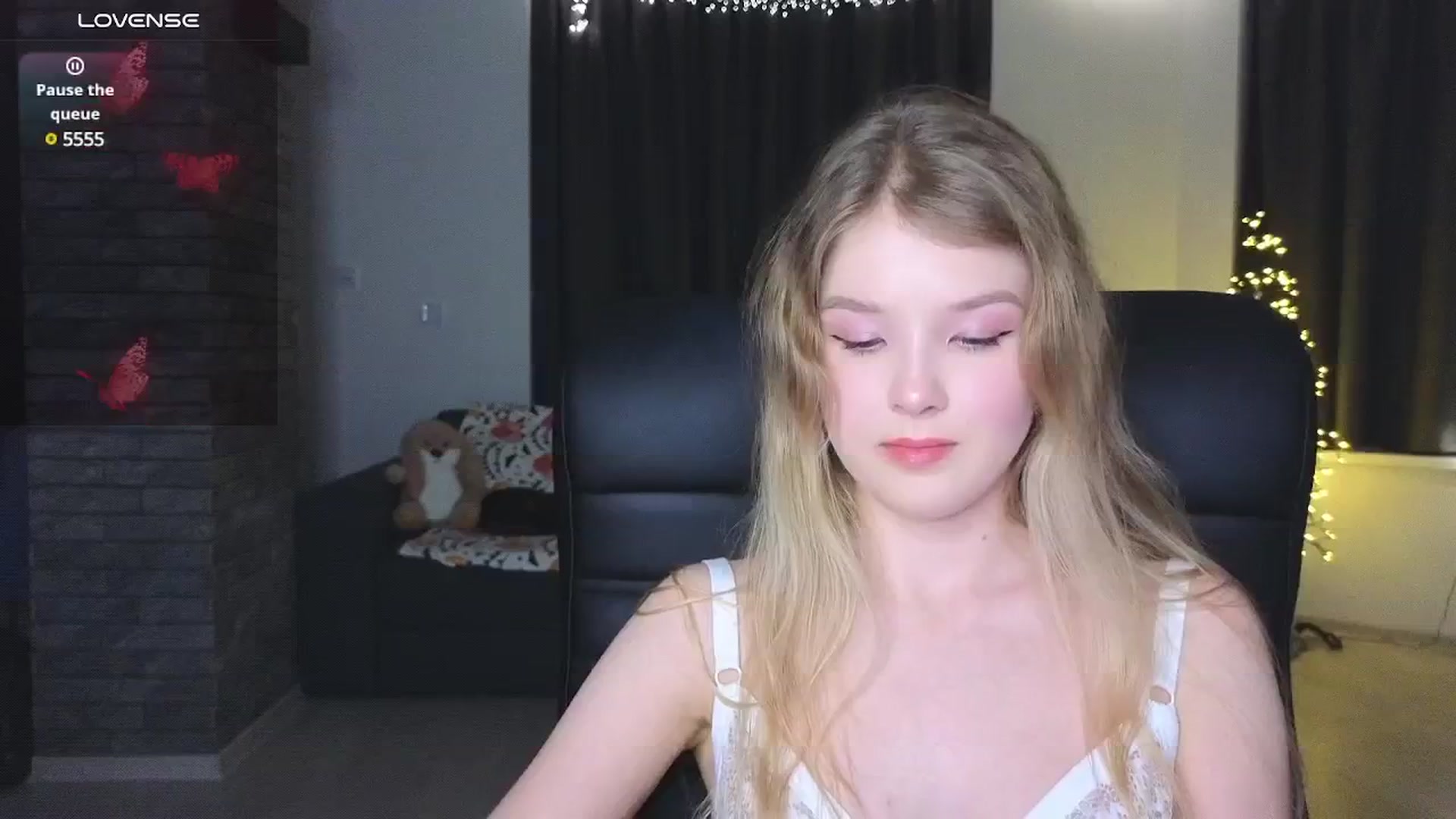 Gallery image thumbnail from Emiliya_Cute's myfreecams stream on, 12/01/2024, 17:51 image 1 of 20