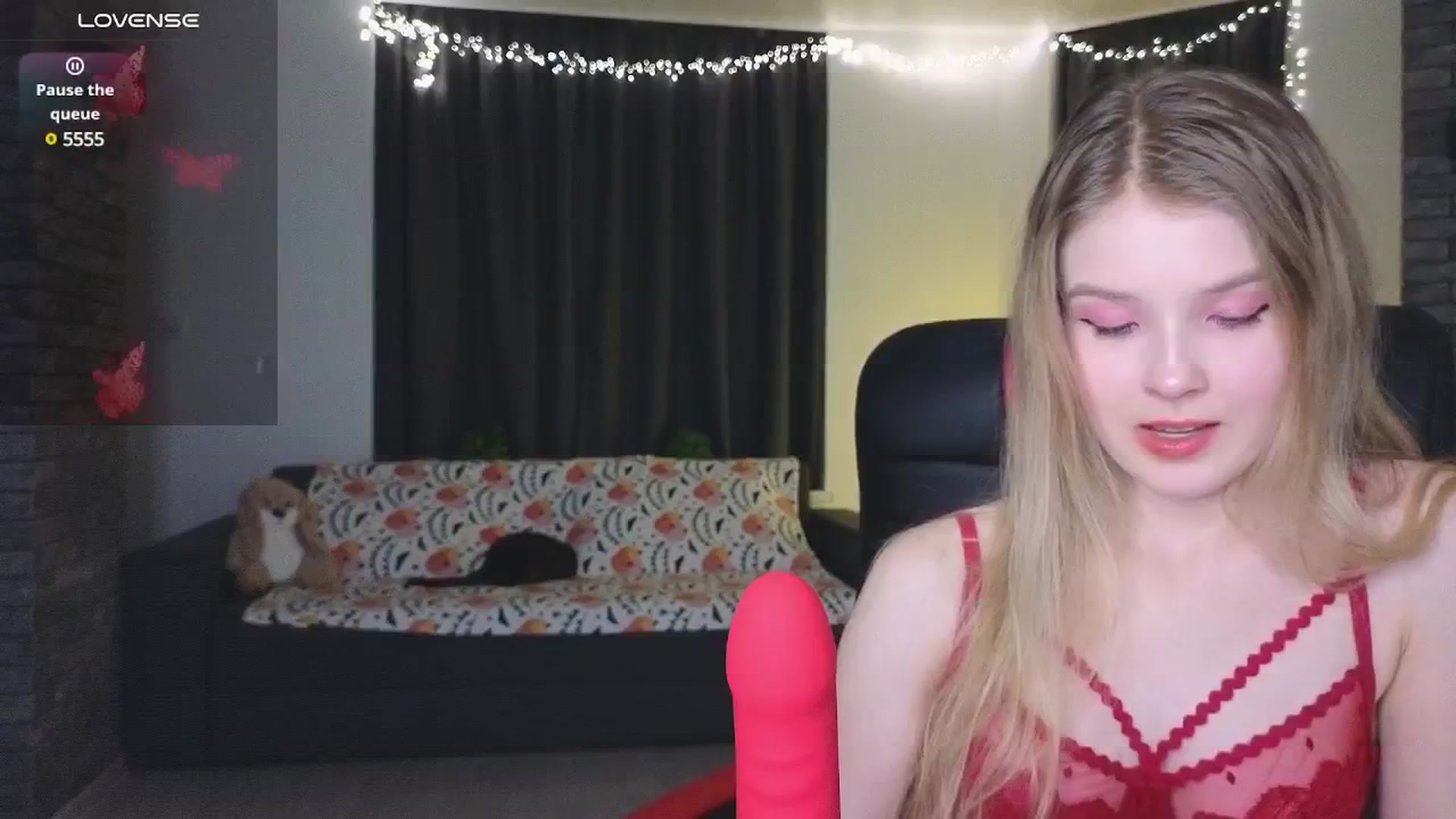 Gallery image thumbnail from Emiliya_Cute's myfreecams stream on, 12/04/2024, 18:53 image 7 of 20