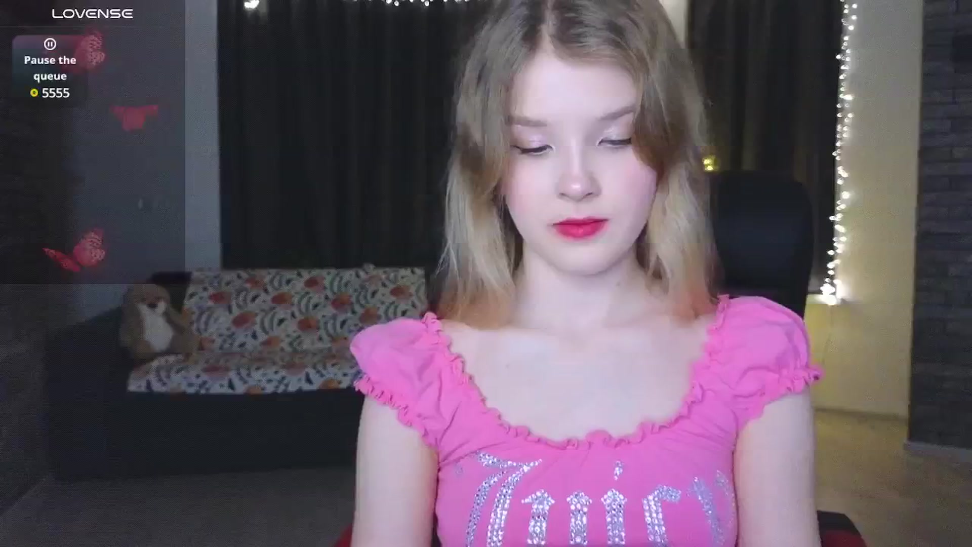 Gallery image thumbnail from Emiliya_Cute's myfreecams stream on, 12/07/2024, 19:23 image 13 of 20