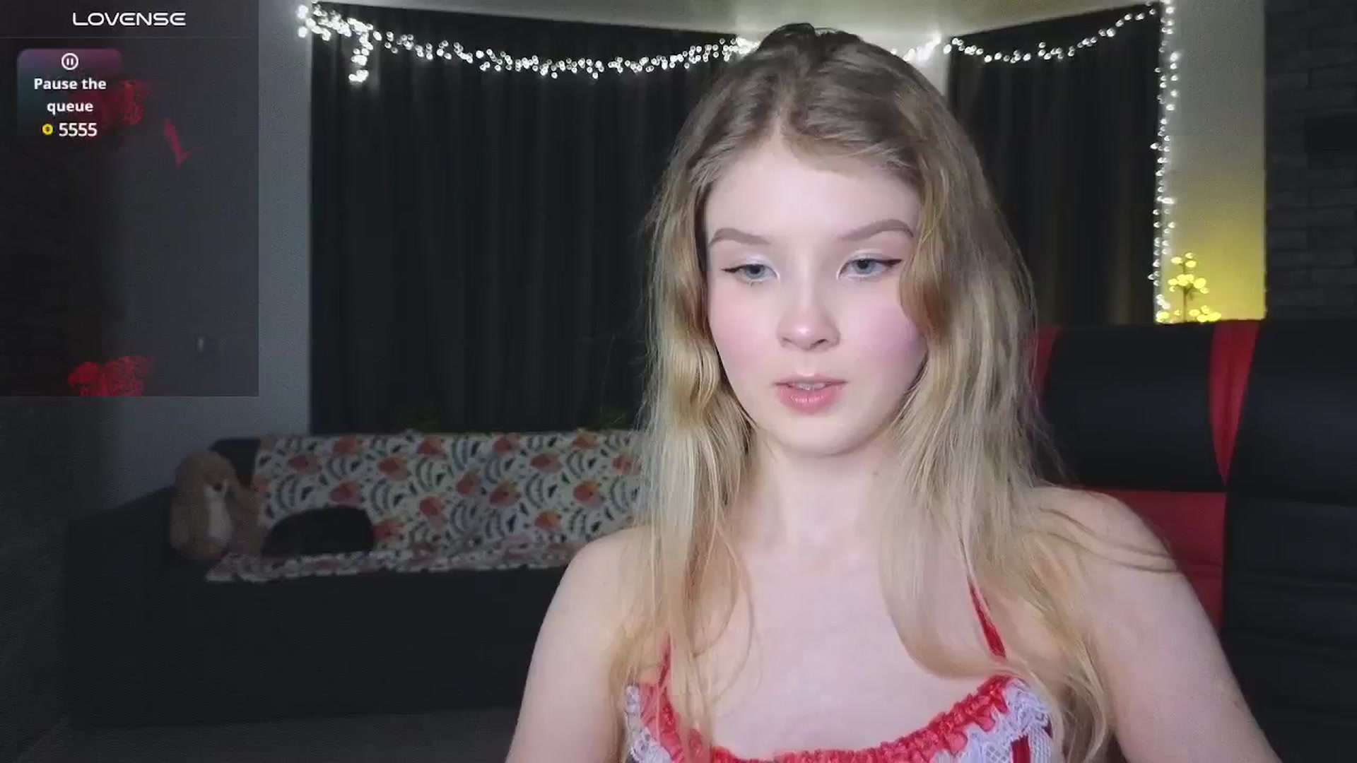 Gallery image thumbnail from Emiliya_Cute's myfreecams stream on, 12/13/2024, 17:26 image 10 of 20