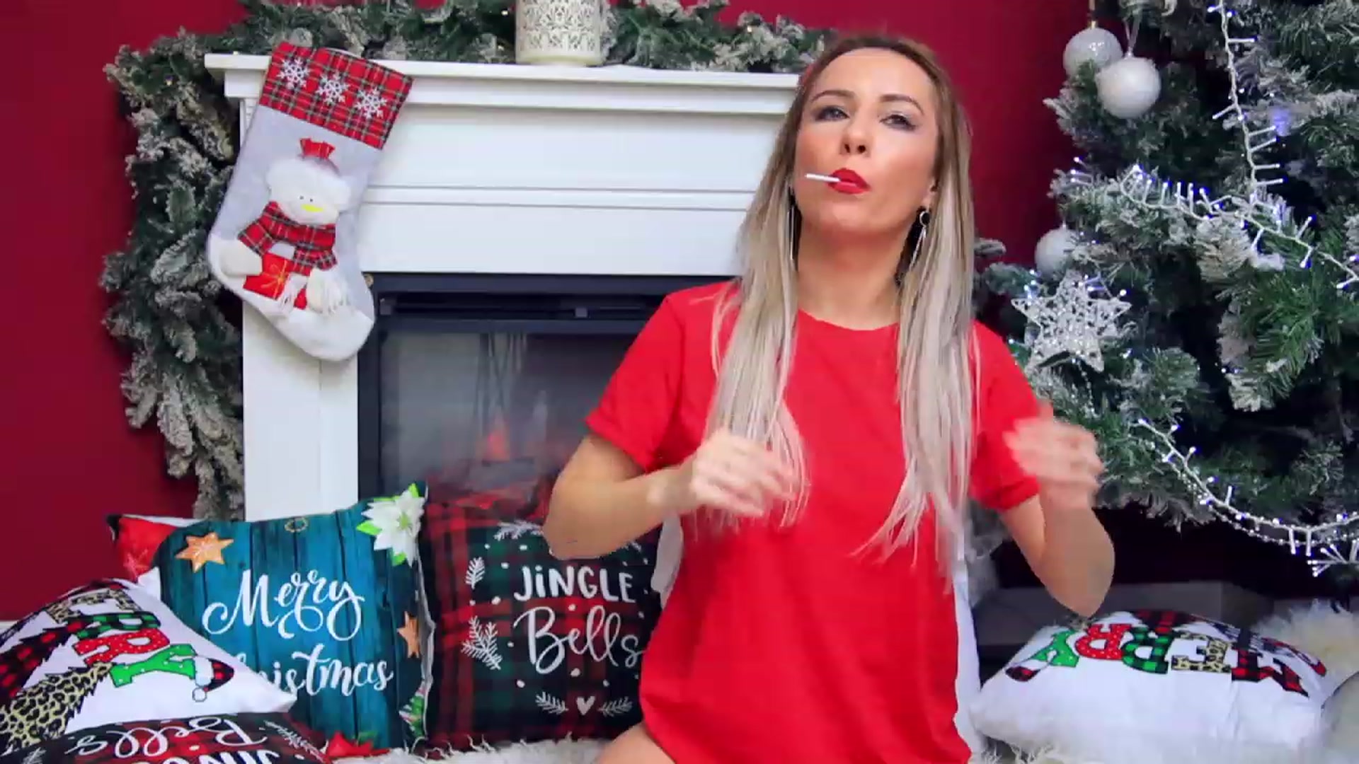 Gallery image thumbnail from EmillyBronte's myfreecams stream on, 12/23/2022, 02:03 image 17 of 20