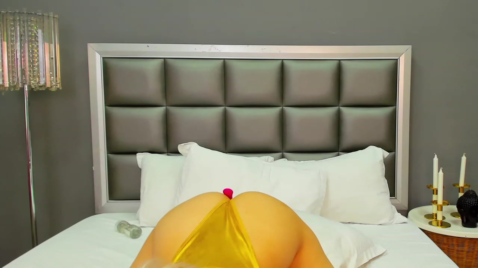 Gallery image thumbnail from EmillyBronte's myfreecams stream on, 05/16/2023, 02:35 image 10 of 20