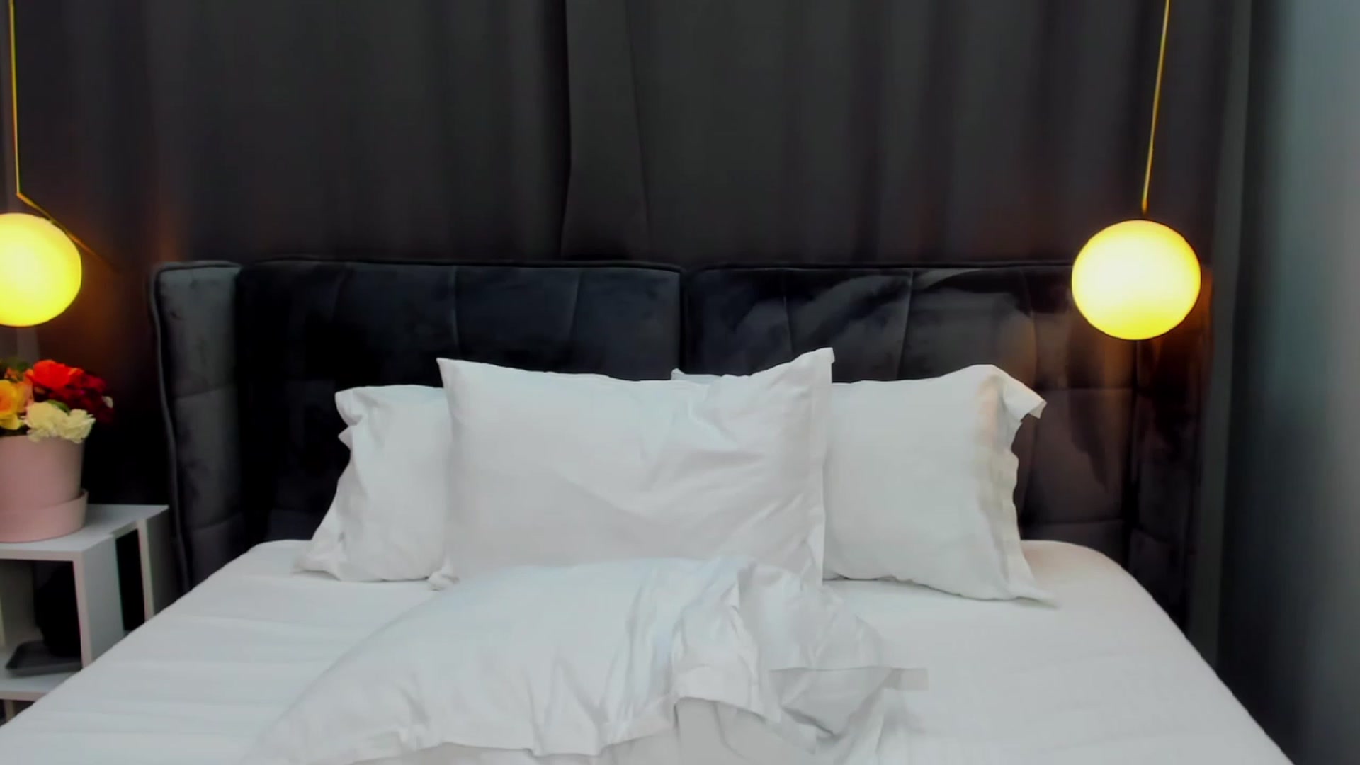 Gallery image thumbnail from EmillyBronte's myfreecams stream on, 05/20/2023, 20:39 image 12 of 20