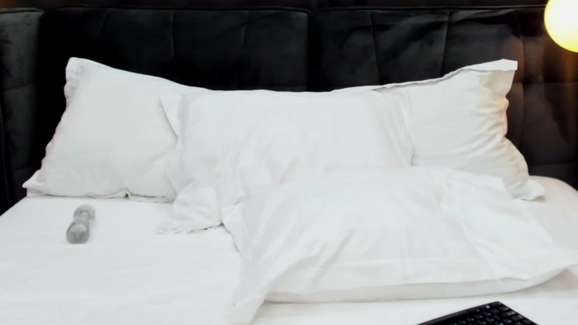 Gallery image thumbnail from EmillyBronte's myfreecams stream on, 05/22/2023, 21:51 image 18 of 20