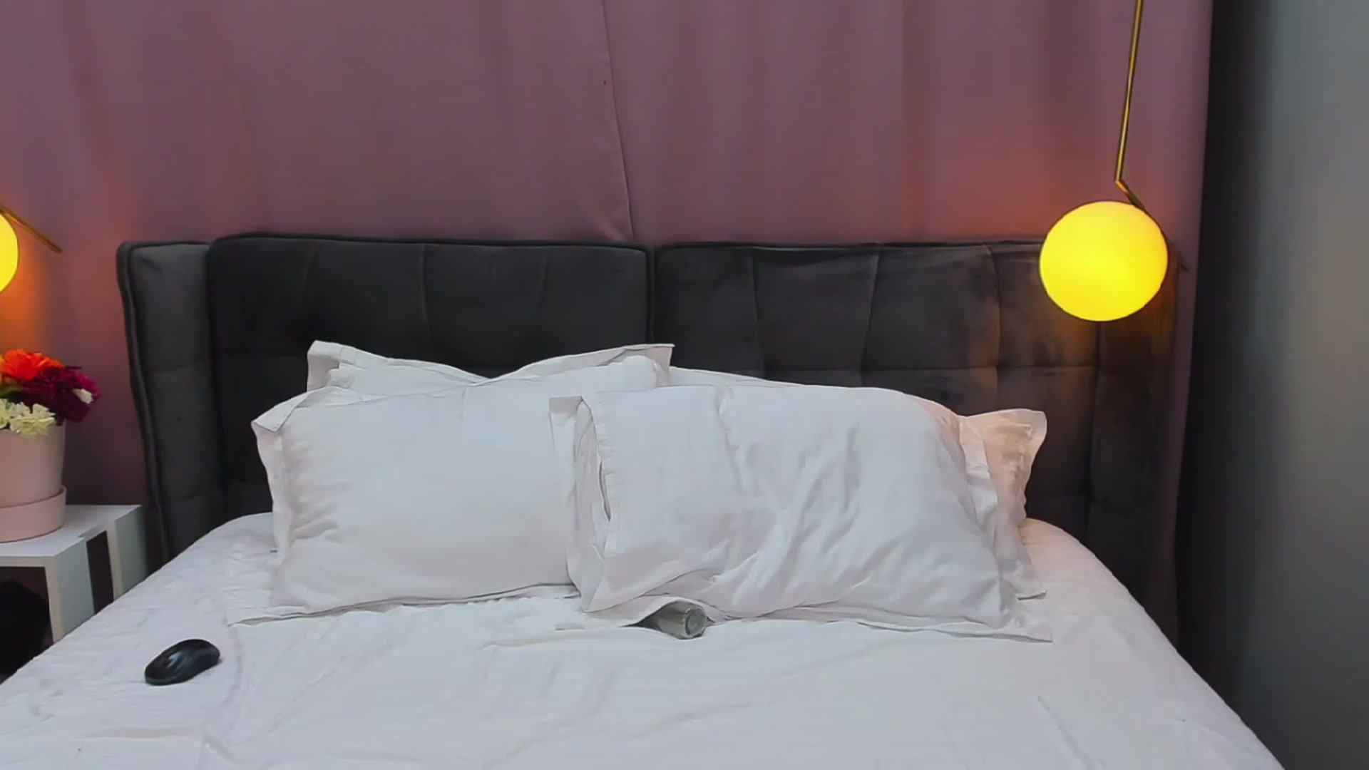 Gallery image thumbnail from EmillyBronte's myfreecams stream on, 06/11/2023, 01:43 image 5 of 20