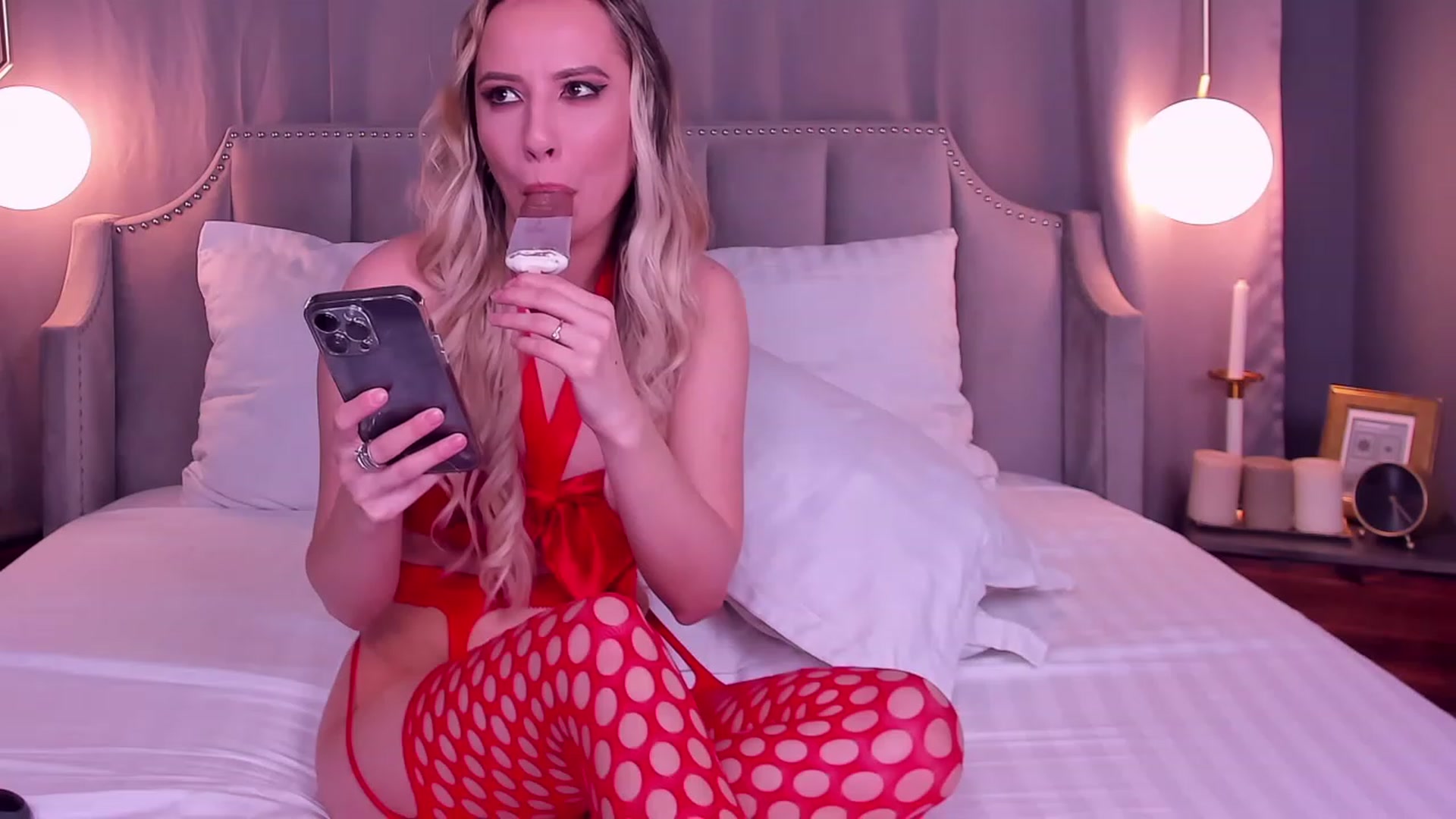 Gallery image thumbnail from EmillyBronte's myfreecams stream on, 06/15/2023, 21:26 image 20 of 20