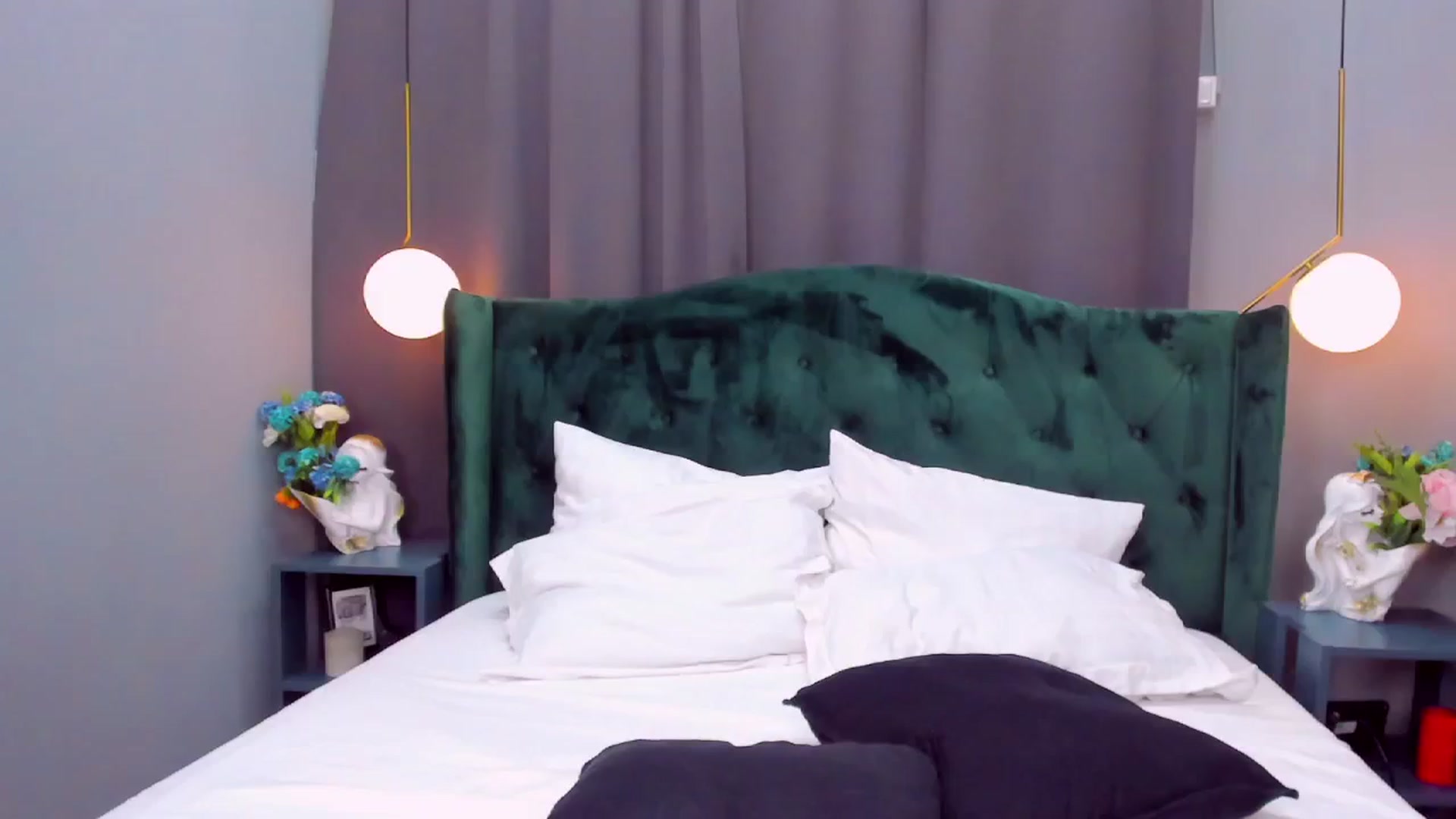 Gallery image thumbnail from EmillyBronte's myfreecams stream on, 07/25/2024, 10:44 image 15 of 20