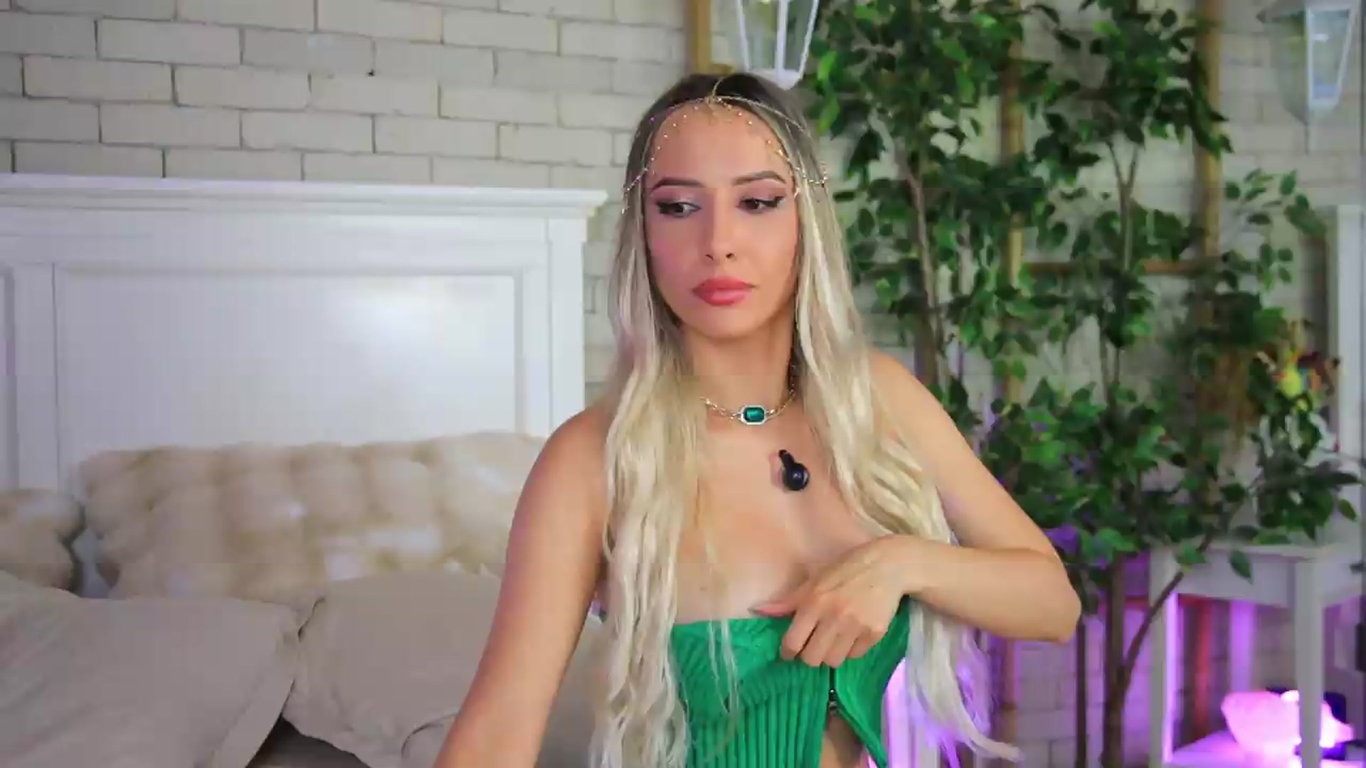 Gallery image thumbnail from EmillyBronte's myfreecams stream on, 08/18/2026, 02:50 image 20 of 20