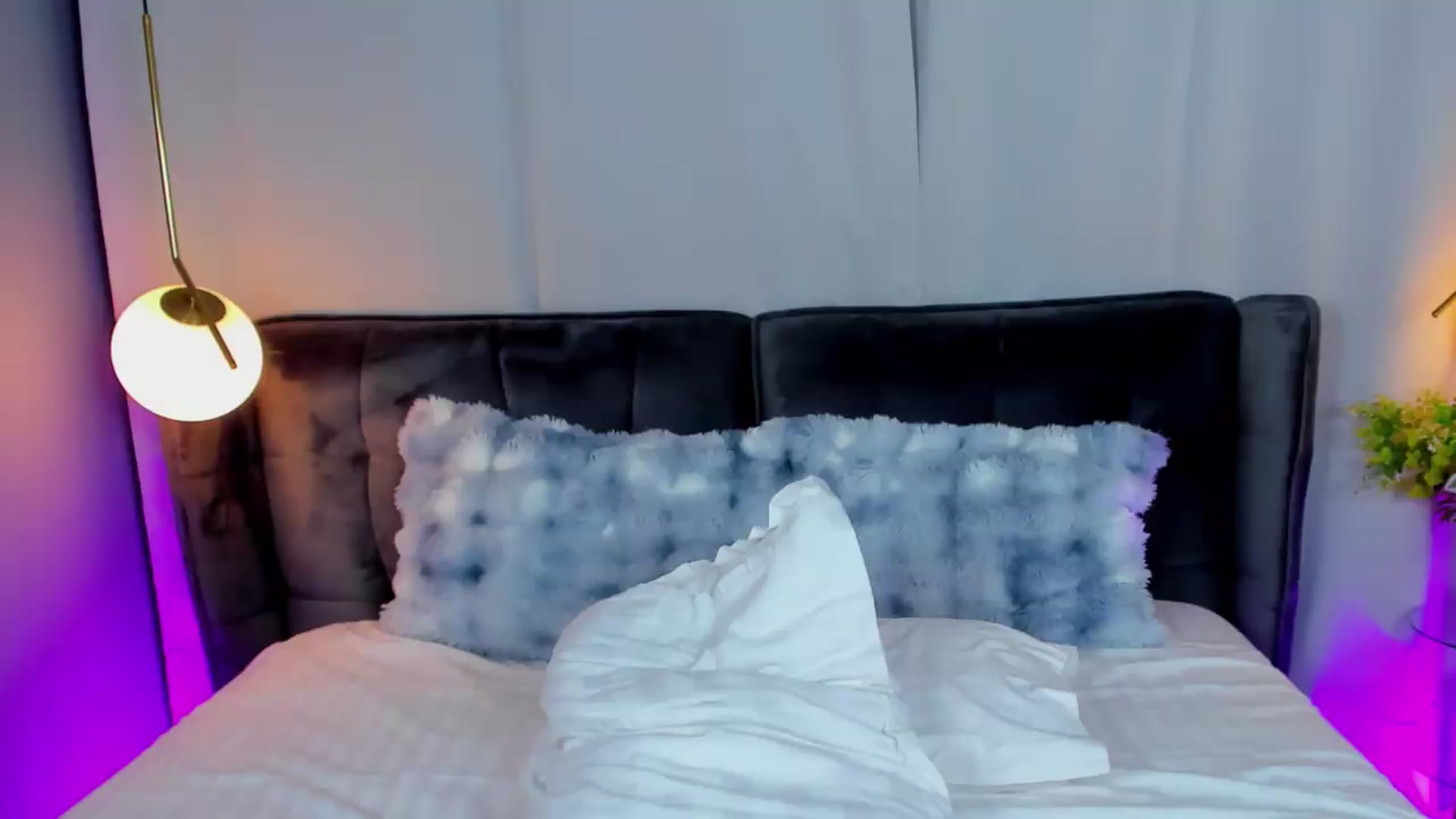 Gallery image thumbnail from EmillyBronte's myfreecams stream on, 08/23/2026, 23:02 image 13 of 20