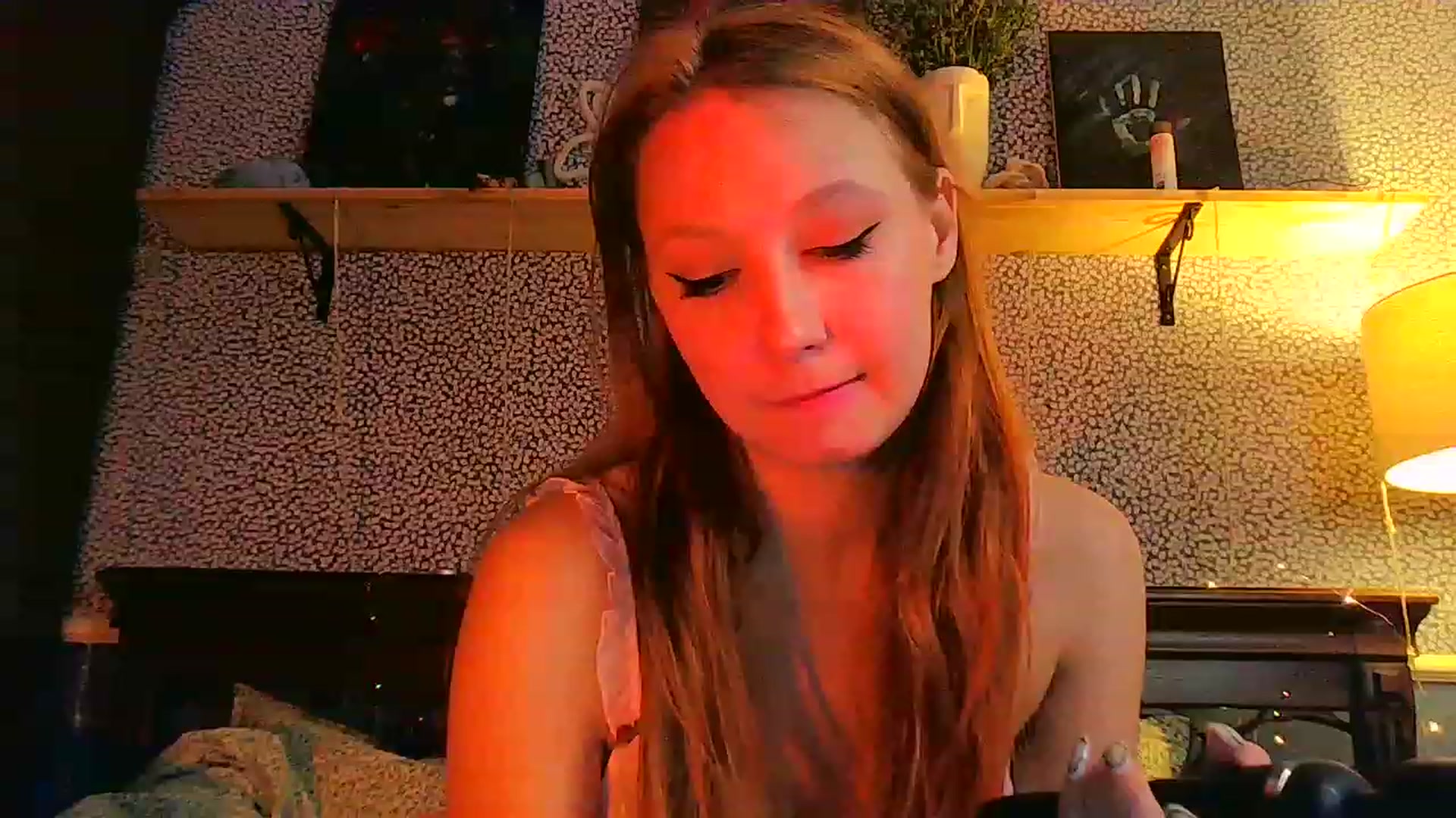 Gallery image thumbnail from EmillyGinger's myfreecams stream on, 12/03/2022, 19:43 image 1 of 20