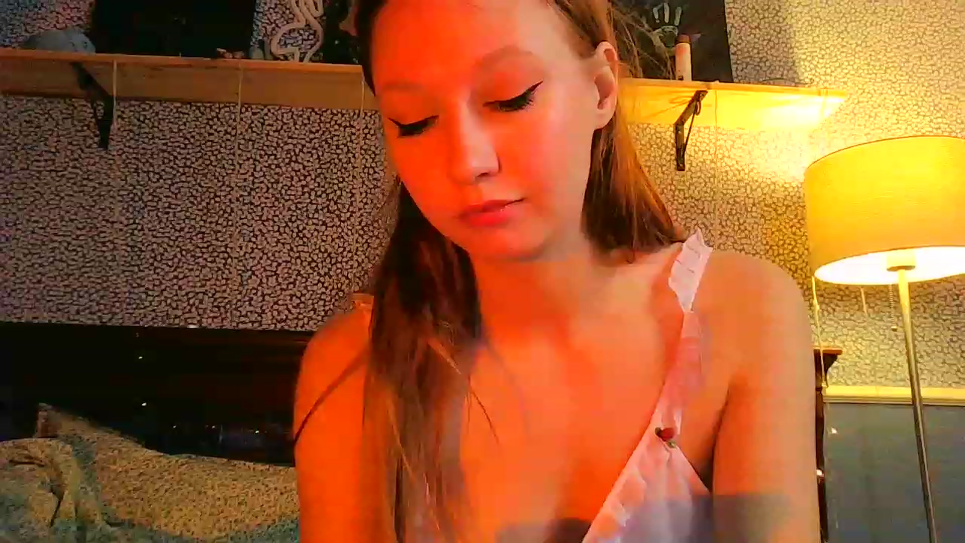 Gallery image thumbnail from EmillyGinger's myfreecams stream on, 12/03/2022, 20:55 image 1 of 20
