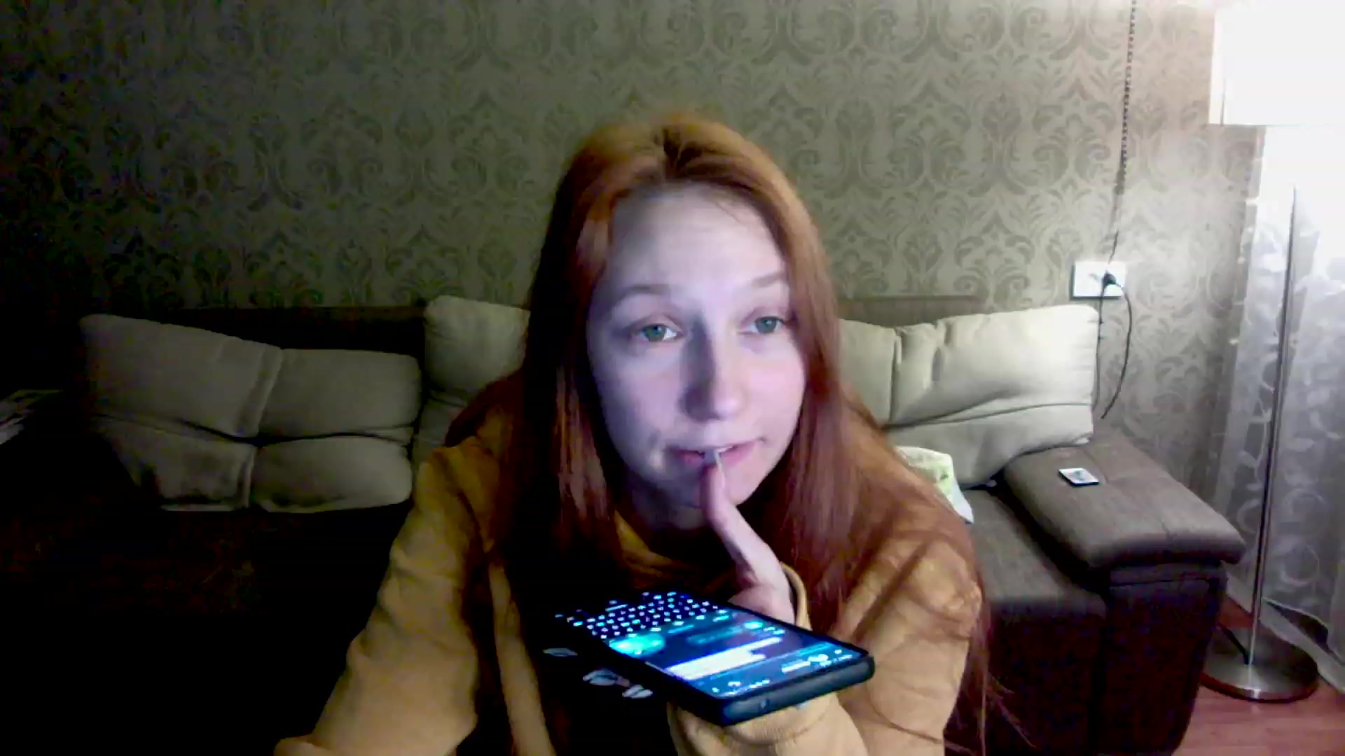 Gallery image thumbnail from EmillyGinger's myfreecams stream on, 12/09/2022, 14:38 image 6 of 20