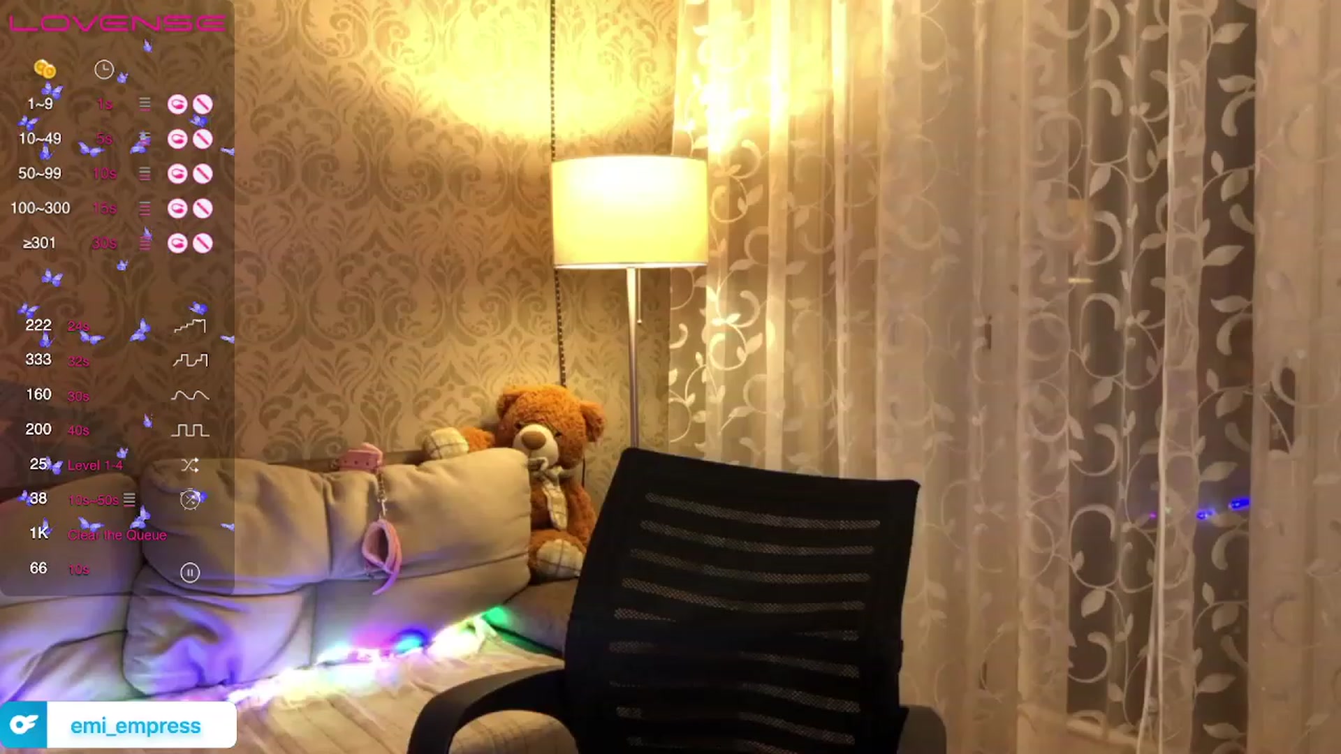 Gallery image thumbnail from EmillyGinger's myfreecams stream on, 12/12/2022, 21:47 image 13 of 20