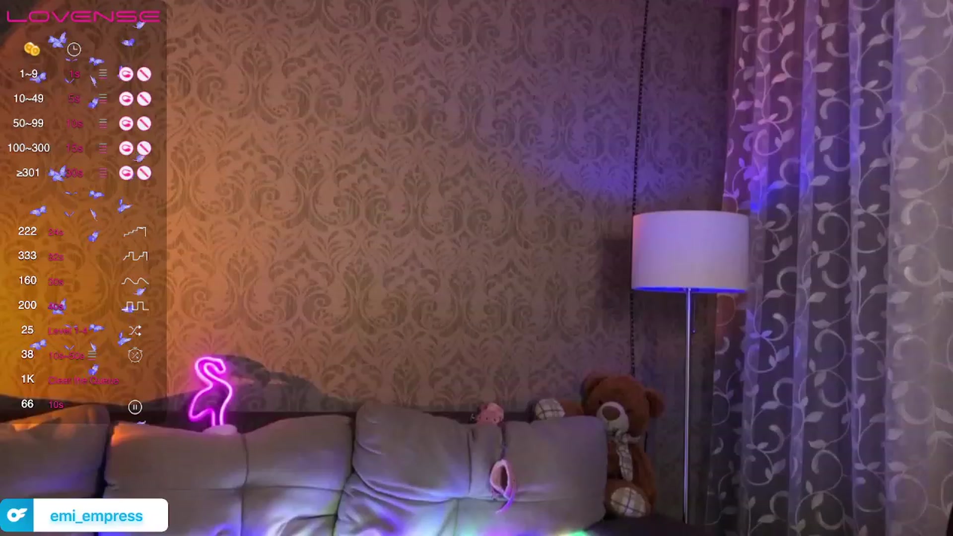 Gallery image thumbnail from EmillyGinger's myfreecams stream on, 12/12/2022, 23:41 image 16 of 20