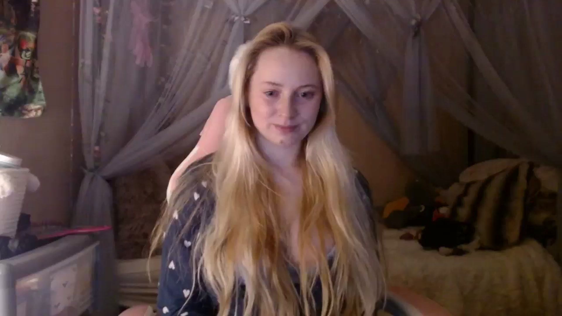 Gallery image thumbnail from EmilyAngel18's myfreecams stream on, 02/09/2025, 21:27 image 8 of 20