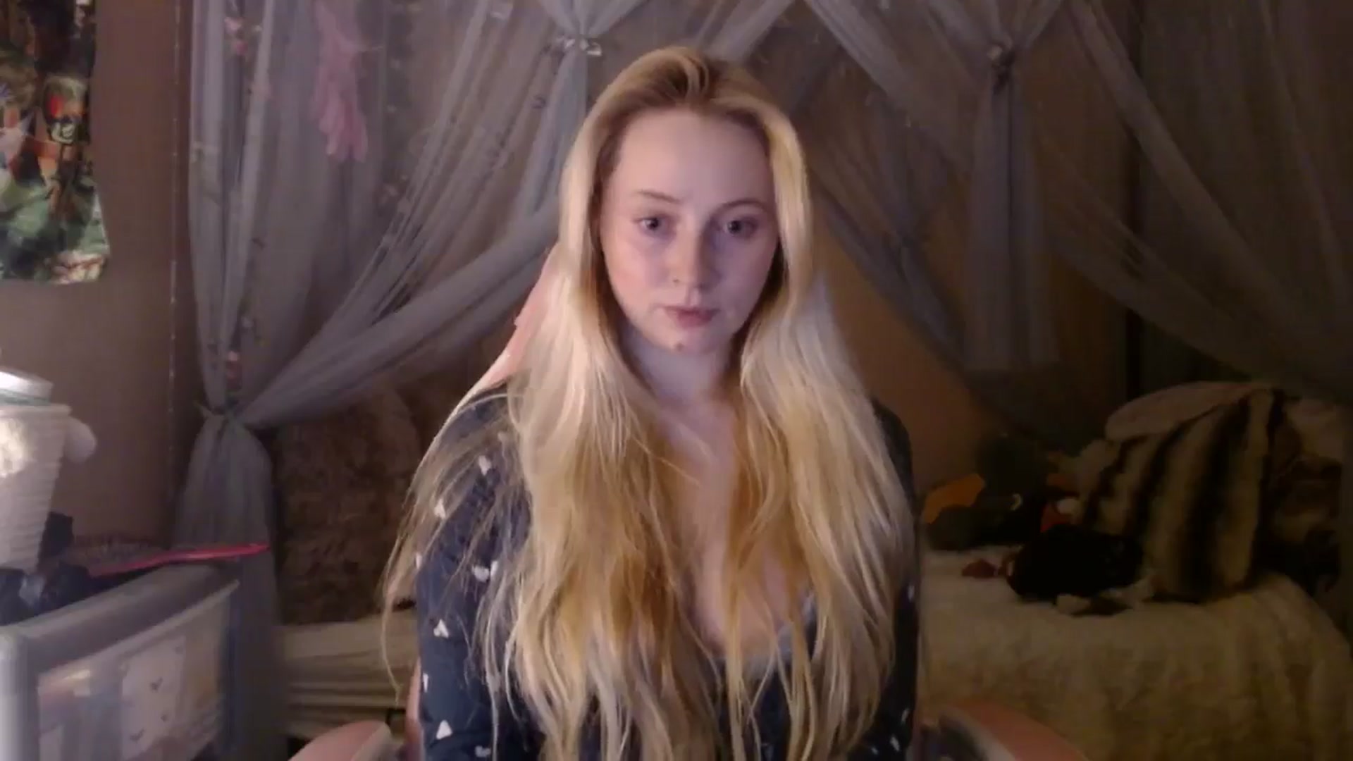Gallery image thumbnail from EmilyAngel18's myfreecams stream on, 02/09/2025, 21:27 image 9 of 20