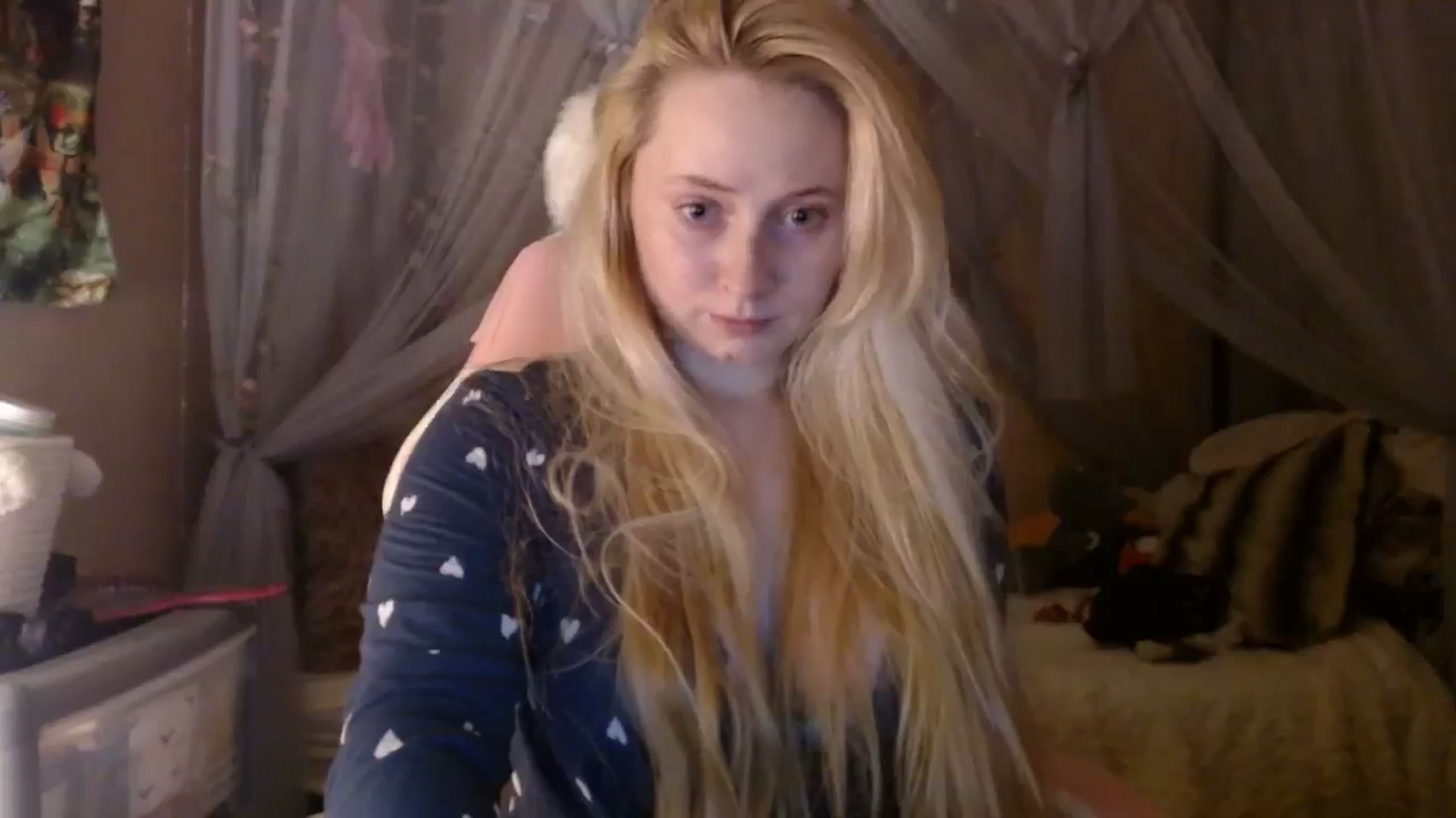 Gallery image thumbnail from EmilyAngel18's myfreecams stream on, 02/09/2025, 21:27 image 15 of 20