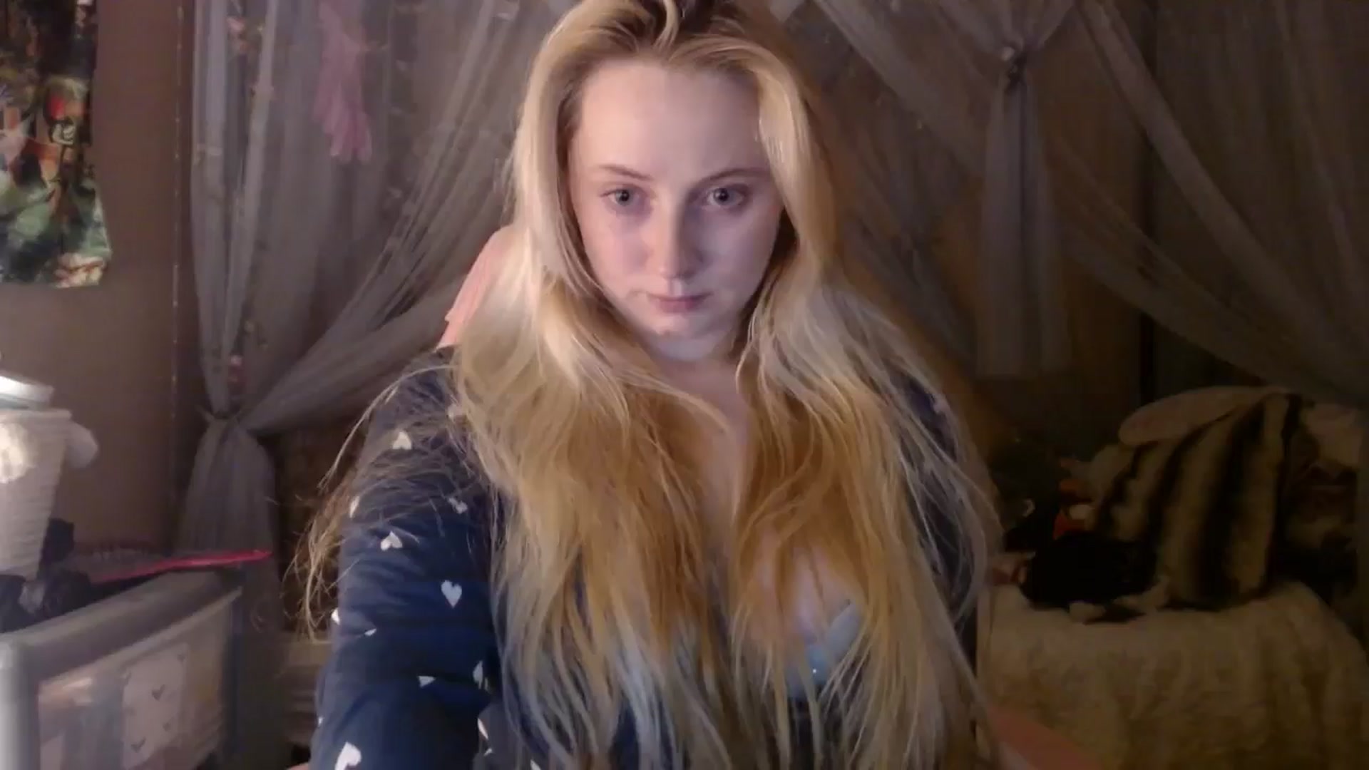 Gallery image thumbnail from EmilyAngel18's myfreecams stream on, 02/09/2025, 21:27 image 12 of 20