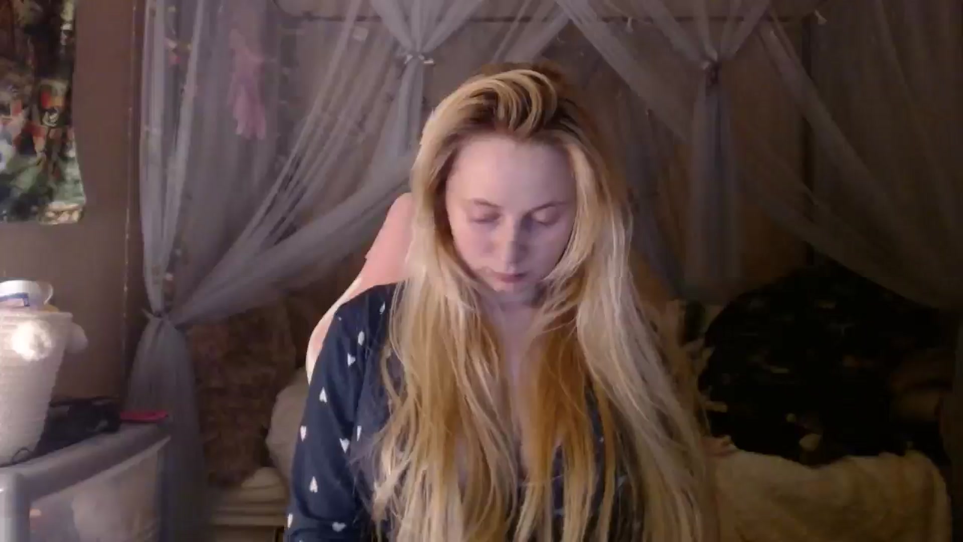 Gallery image thumbnail from EmilyAngel18's myfreecams stream on, 02/18/2025, 21:57 image 8 of 20