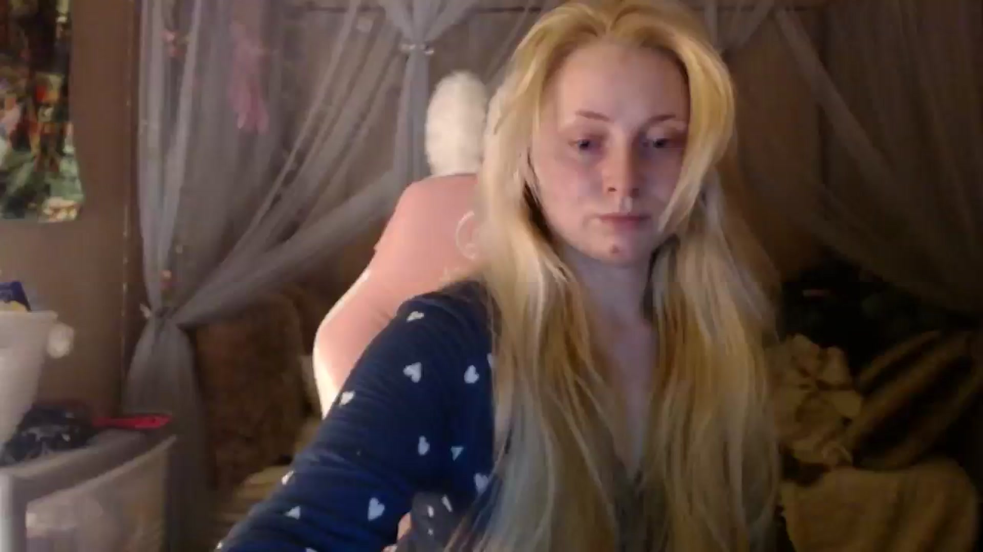 Gallery image thumbnail from EmilyAngel18's myfreecams stream on, 02/24/2025, 23:59 image 17 of 20