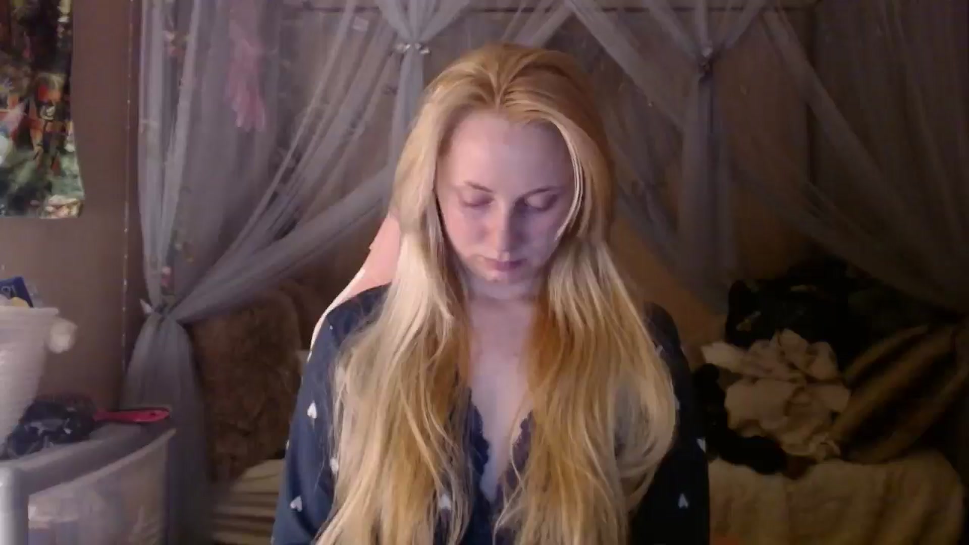 Gallery image thumbnail from EmilyAngel18's myfreecams stream on, 02/24/2025, 23:59 image 15 of 20