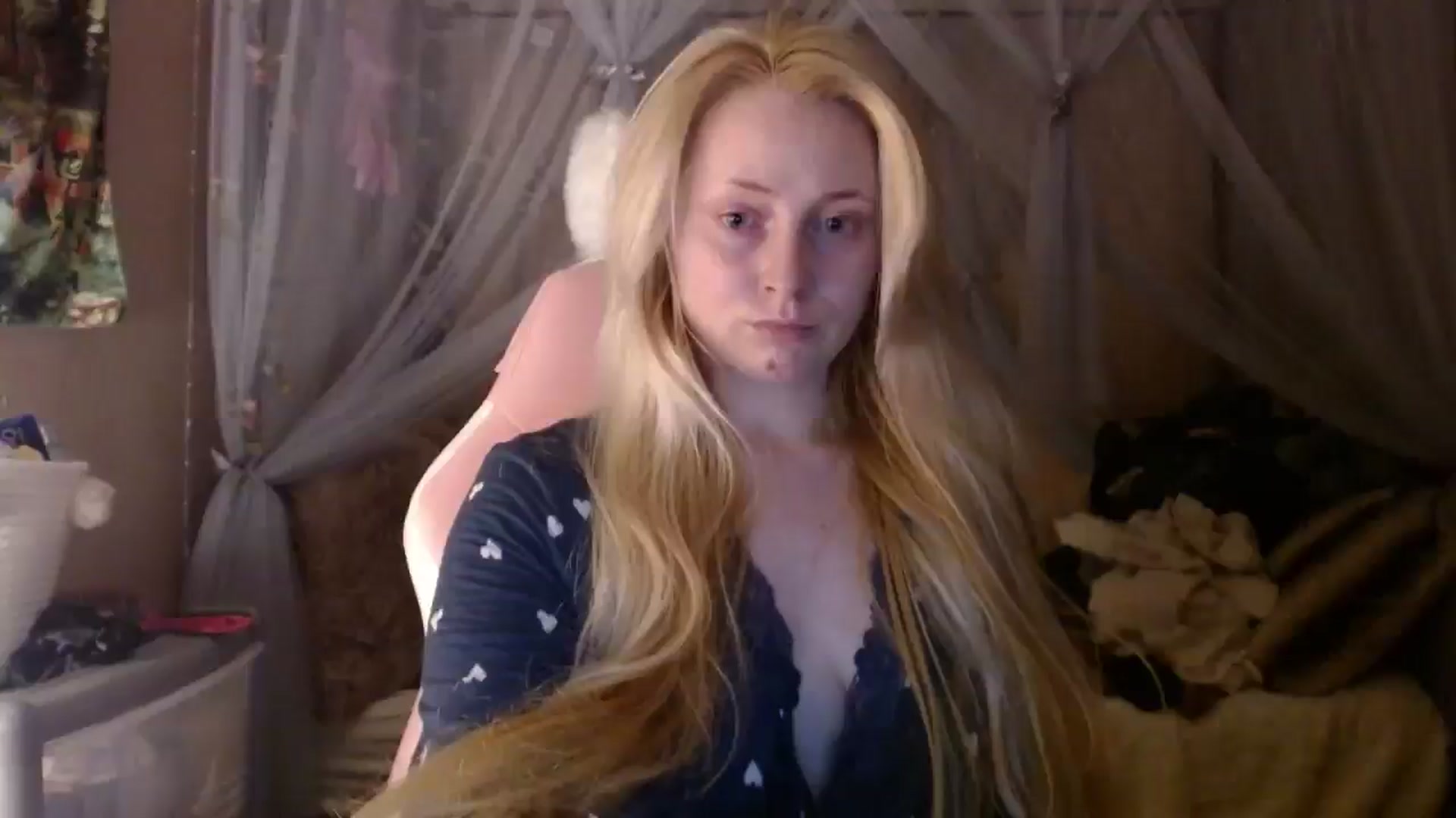 Gallery image thumbnail from EmilyAngel18's myfreecams stream on, 02/24/2025, 23:59 image 18 of 20