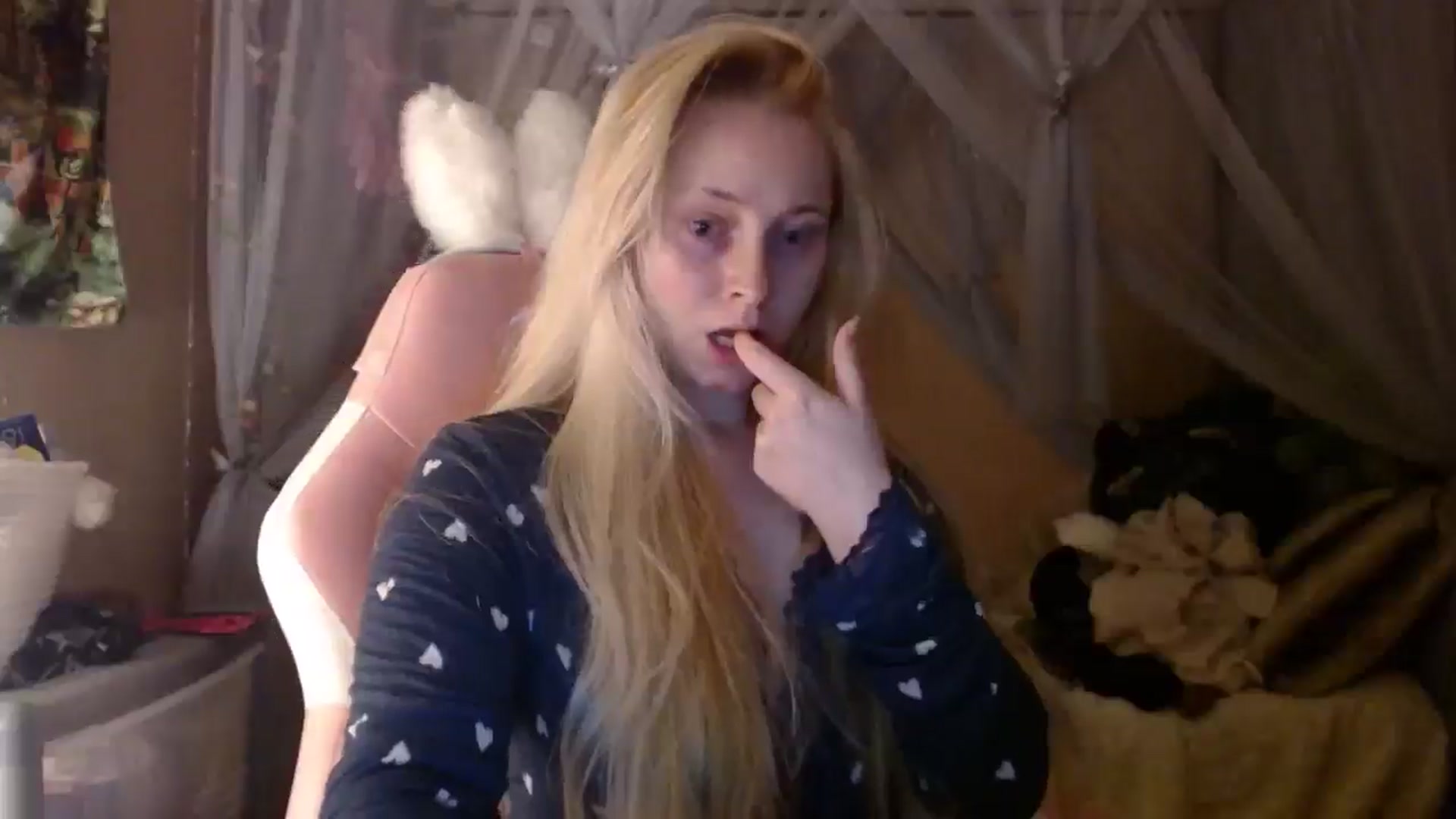 Gallery image thumbnail from EmilyAngel18's myfreecams stream on, 02/24/2025, 23:59 image 7 of 20