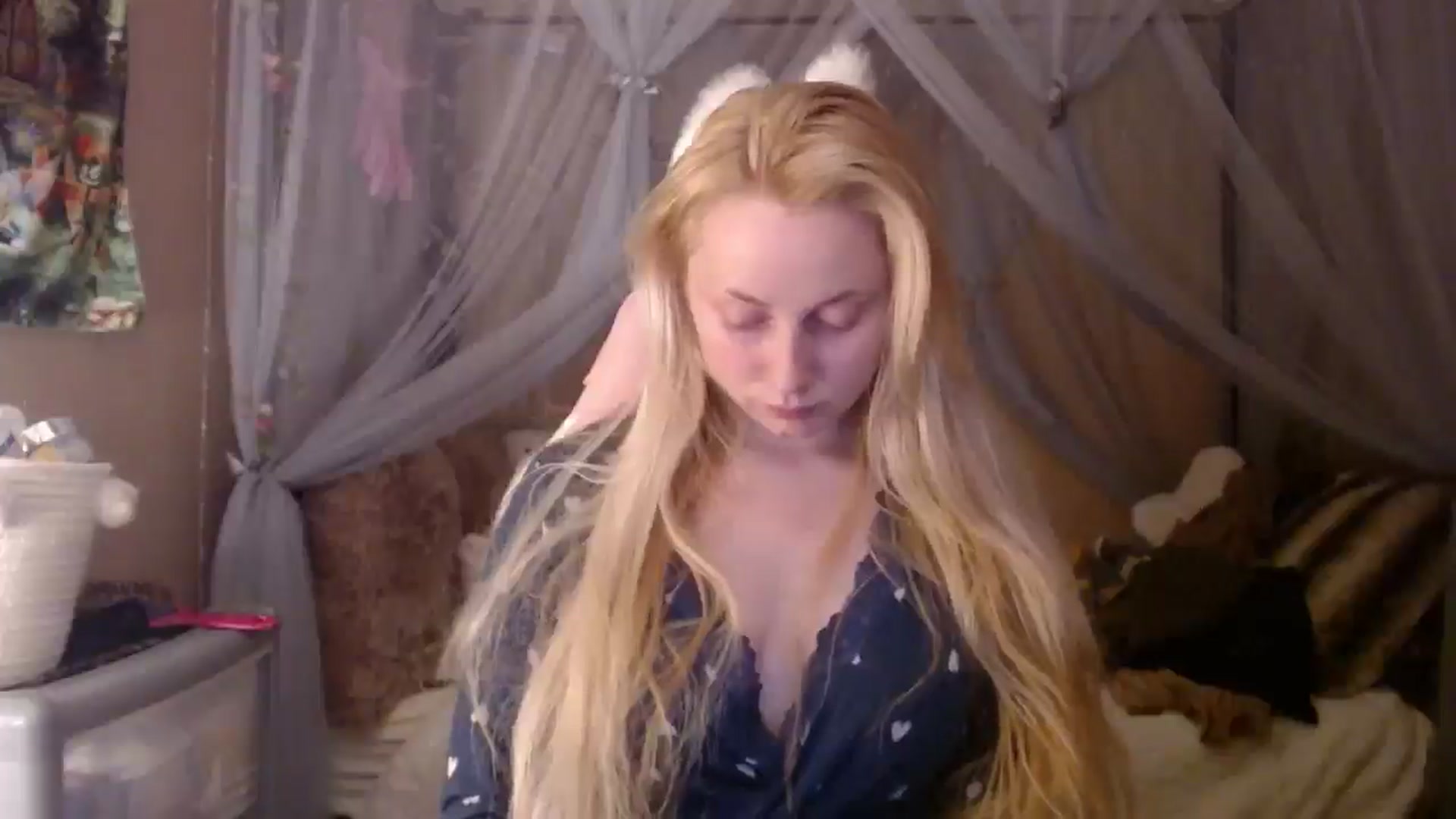 Gallery image thumbnail from EmilyAngel18's myfreecams stream on, 02/27/2025, 17:26 image 5 of 20