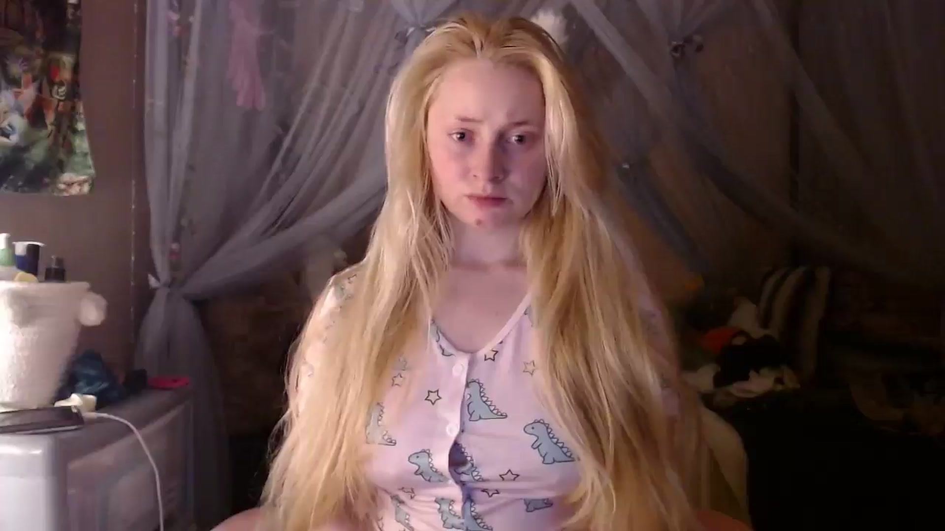 Gallery image thumbnail from EmilyAngel18's myfreecams stream on, 03/04/2025, 22:19 image 12 of 20