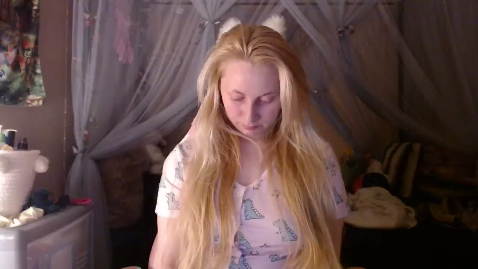 Gallery image thumbnail from EmilyAngel18's myfreecams stream on, 03/04/2025, 23:11 image 4 of 20