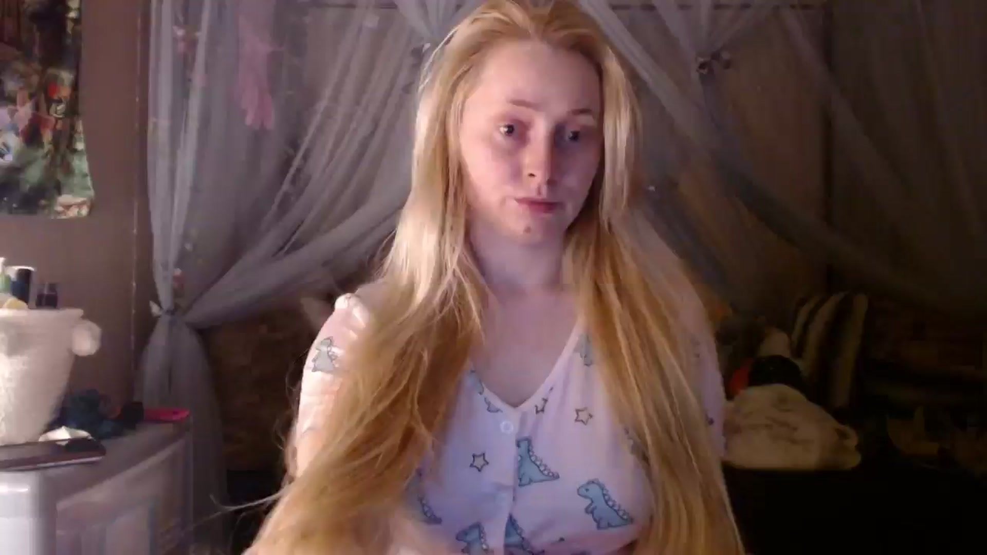 Gallery image thumbnail from EmilyAngel18's myfreecams stream on, 03/04/2025, 23:11 image 1 of 20