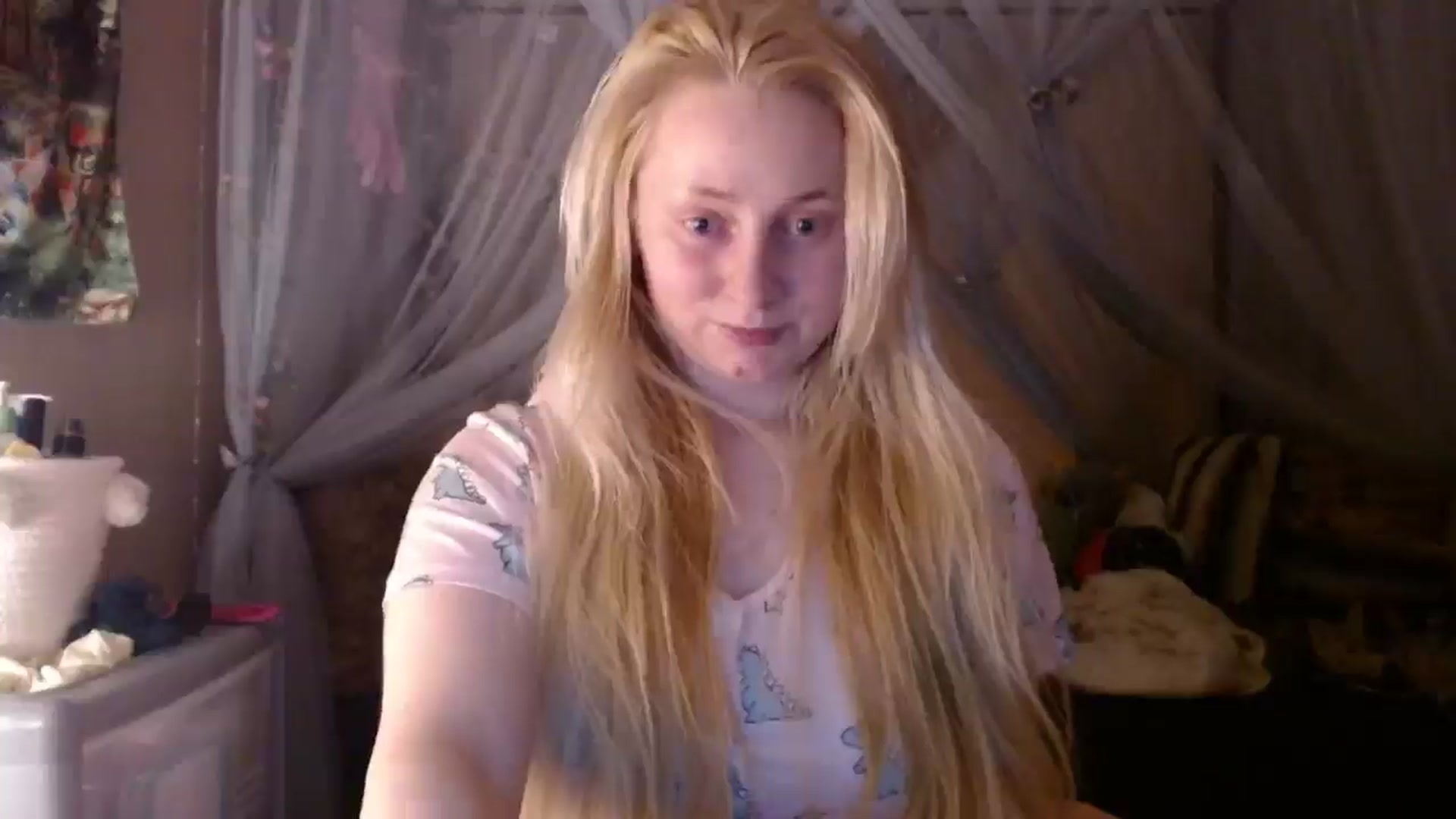 Gallery image thumbnail from EmilyAngel18's myfreecams stream on, 03/04/2025, 23:11 image 6 of 20