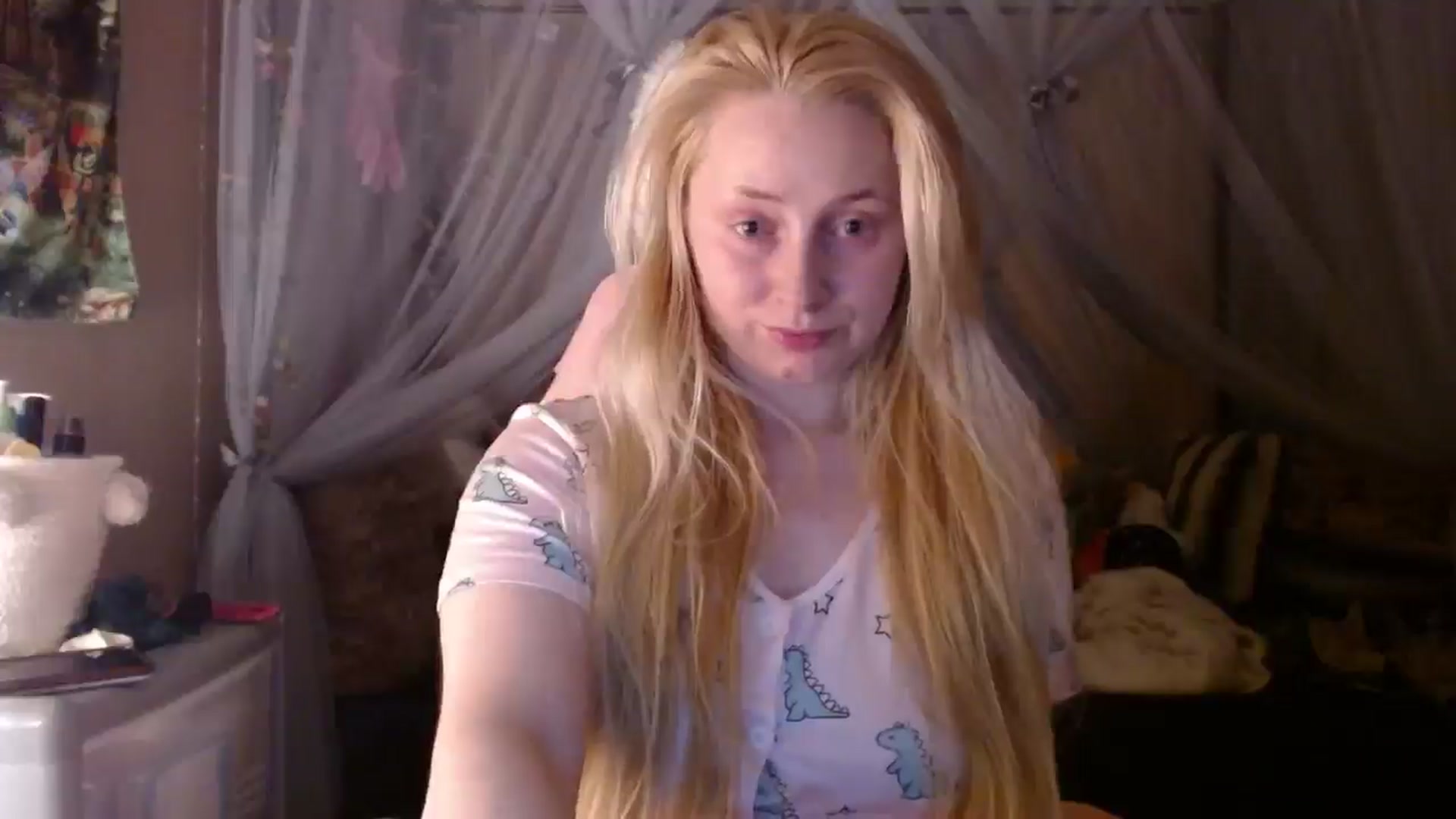Gallery image thumbnail from EmilyAngel18's myfreecams stream on, 03/04/2025, 23:11 image 2 of 20