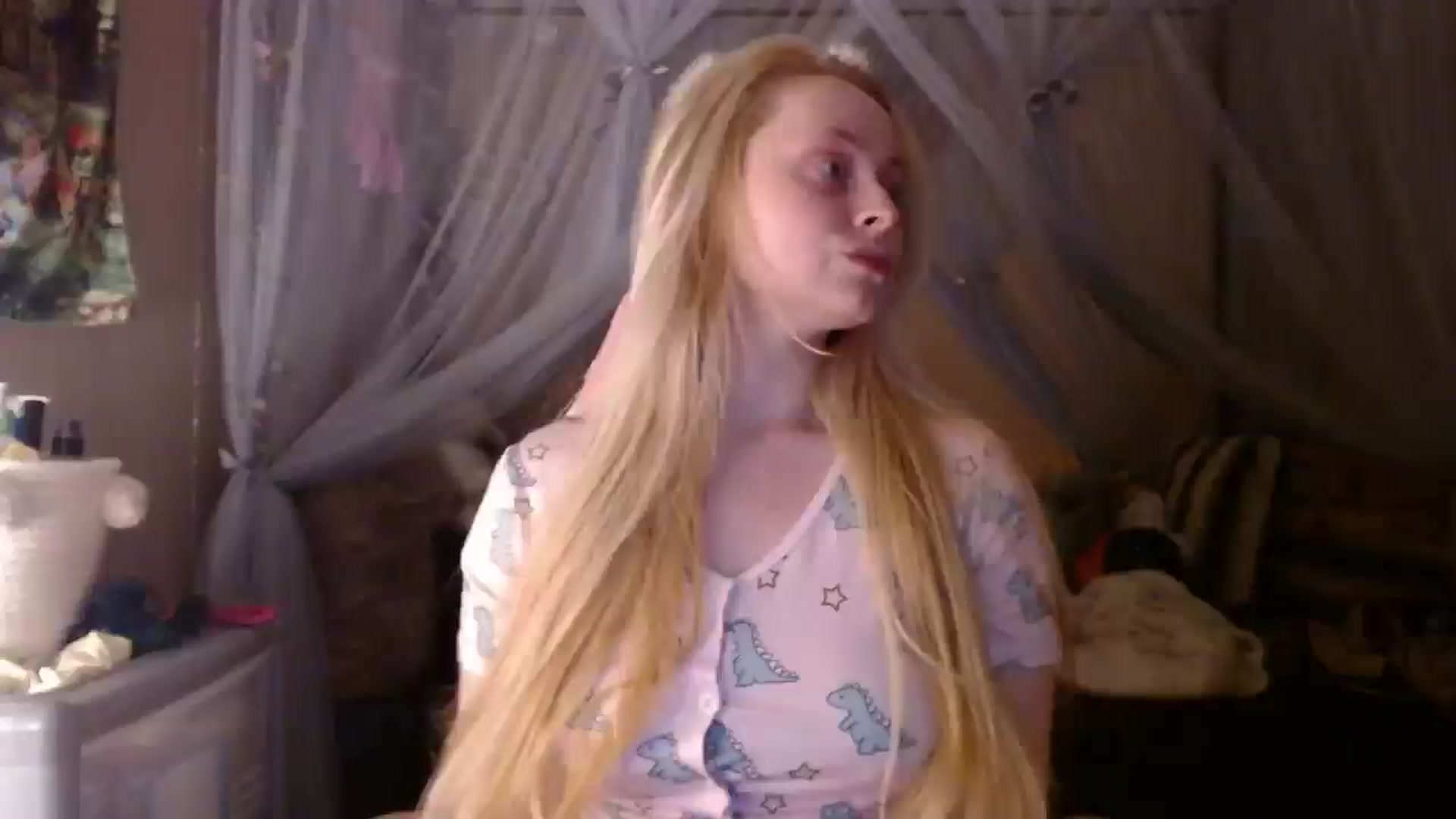 Gallery image thumbnail from EmilyAngel18's myfreecams stream on, 03/04/2025, 23:11 image 9 of 20