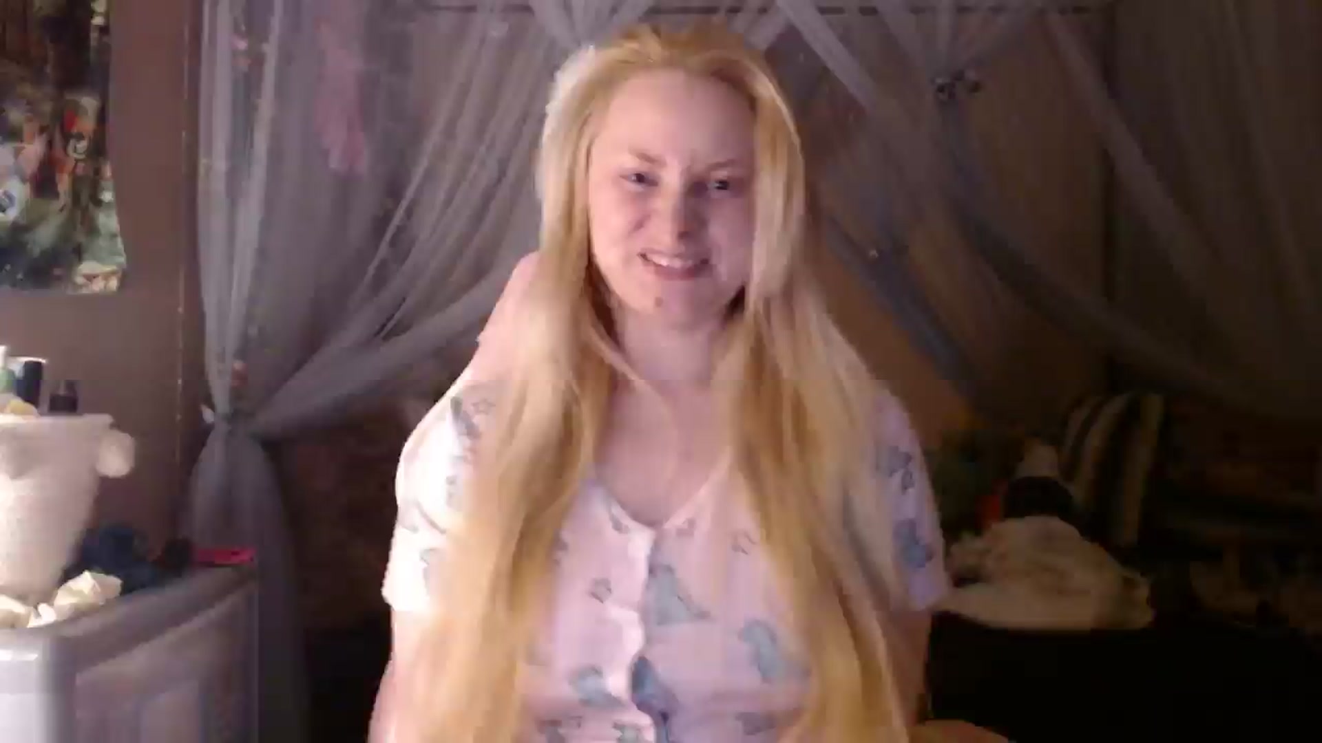 Gallery image thumbnail from EmilyAngel18's myfreecams stream on, 03/04/2025, 23:11 image 5 of 20