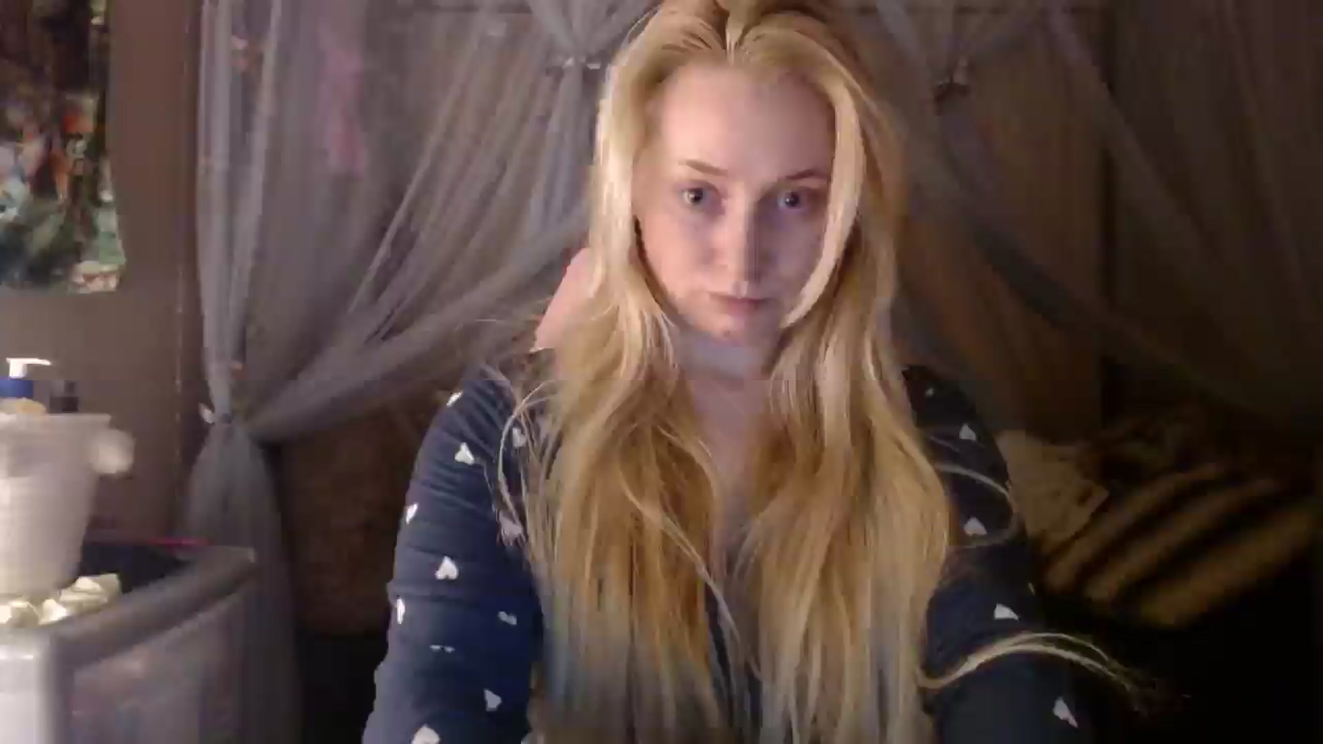 Gallery image thumbnail from EmilyAngel18's myfreecams stream on, 03/08/2025, 24:00 image 20 of 20