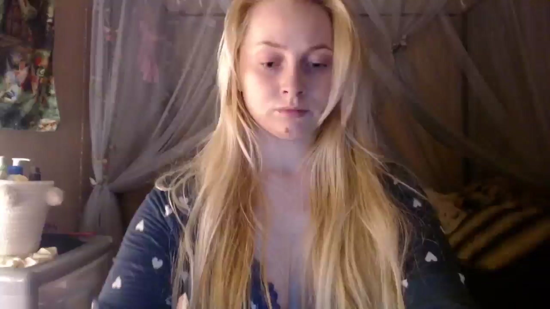 Gallery image thumbnail from EmilyAngel18's myfreecams stream on, 03/08/2025, 24:00 image 9 of 20