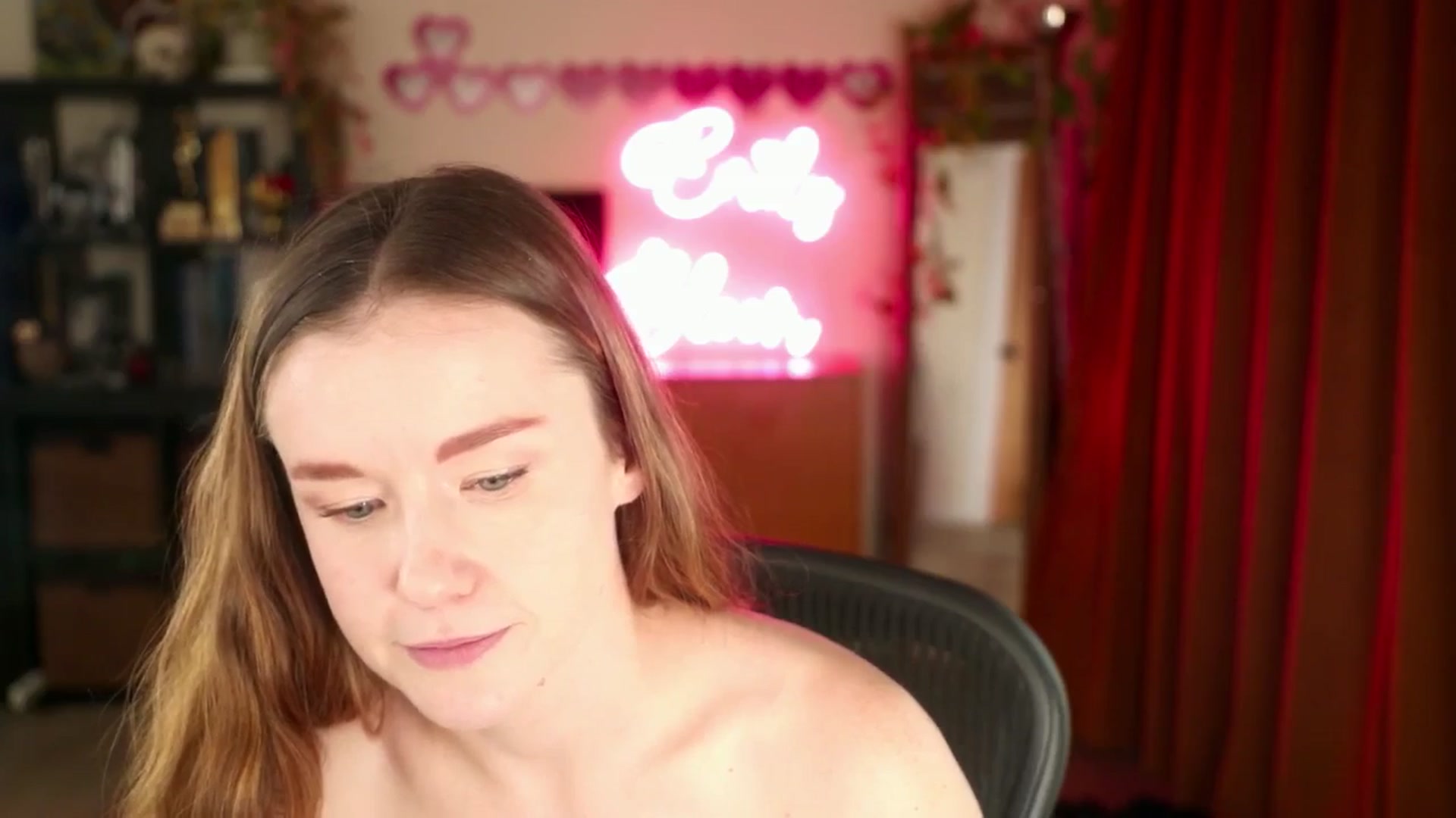 Gallery image thumbnail from EmilyBloom's myfreecams stream on, 02/05/2026, 23:57 image 12 of 20