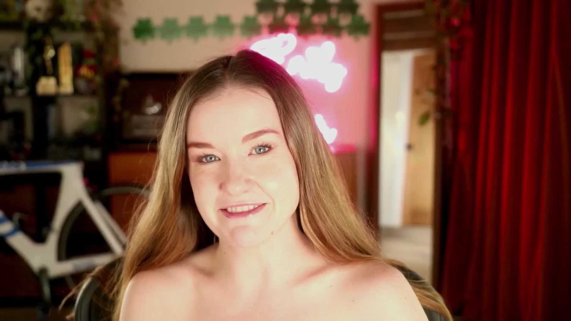 Gallery image thumbnail from EmilyBloom's myfreecams stream on, 03/04/2026, 22:59 image 17 of 20