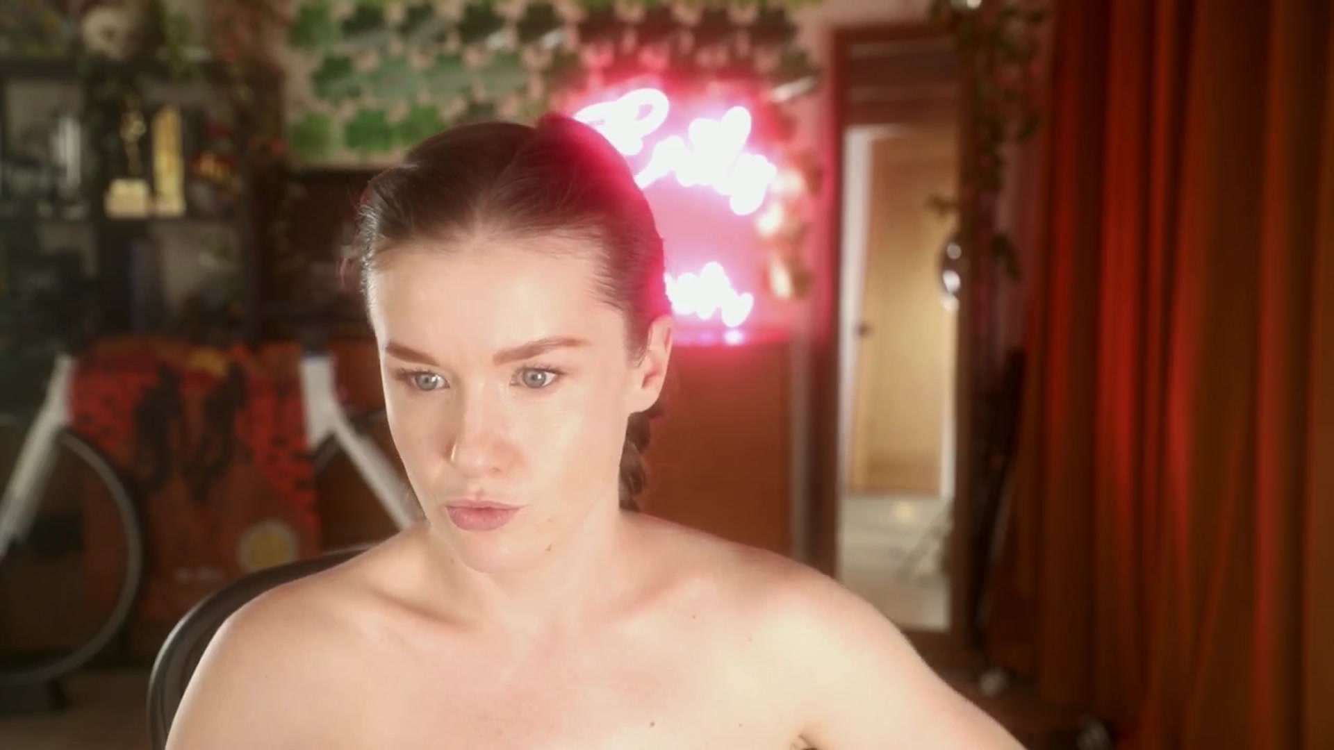 Gallery image thumbnail from EmilyBloom's myfreecams stream on, 03/18/2026, 23:59 image 11 of 20