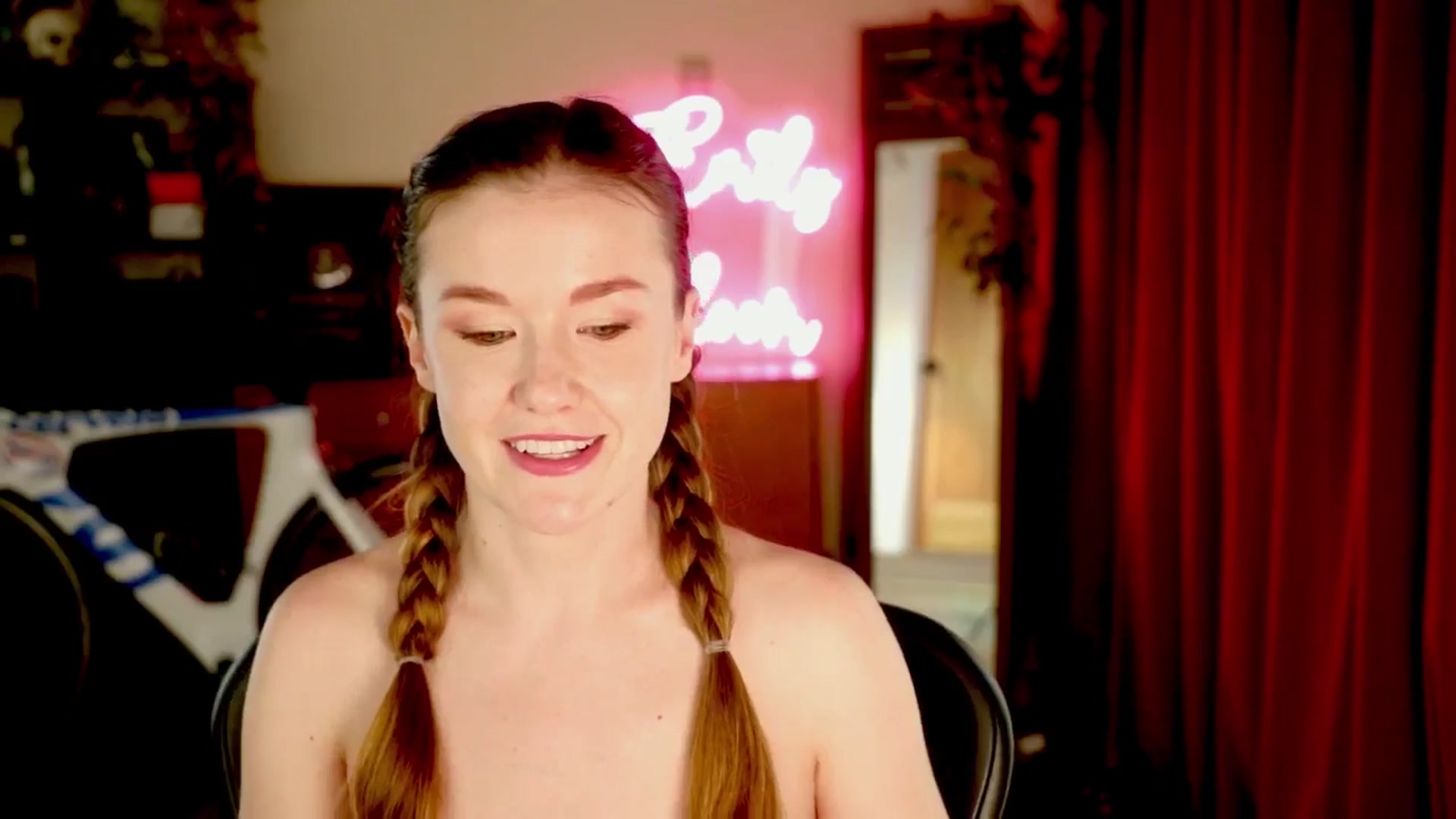 Gallery image thumbnail from EmilyBloom's myfreecams stream on, 04/03/2026, 24:25 image 4 of 20