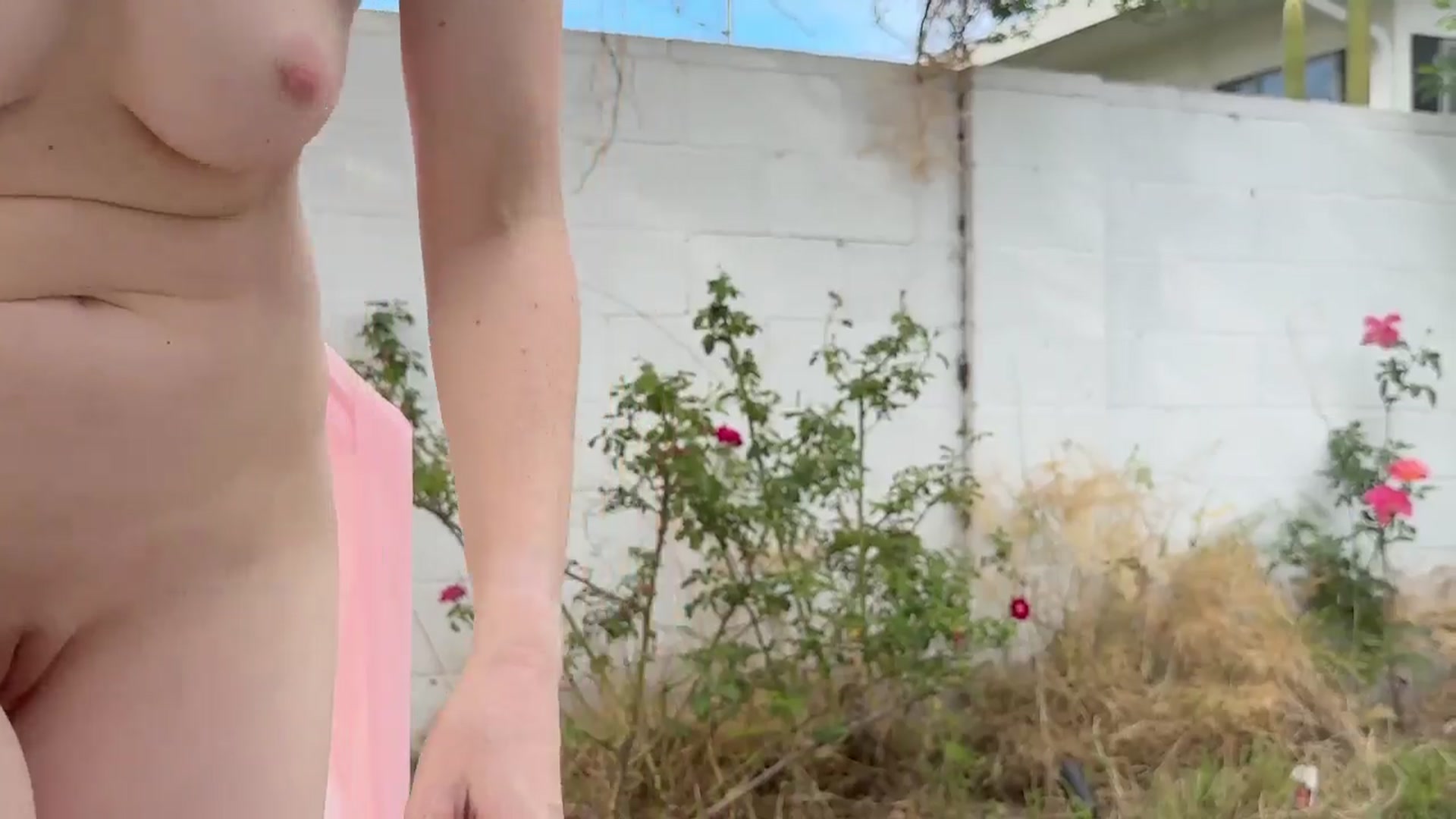 Gallery image thumbnail from EmilyBloom's myfreecams stream on, 04/06/2026, 24:04 image 18 of 20