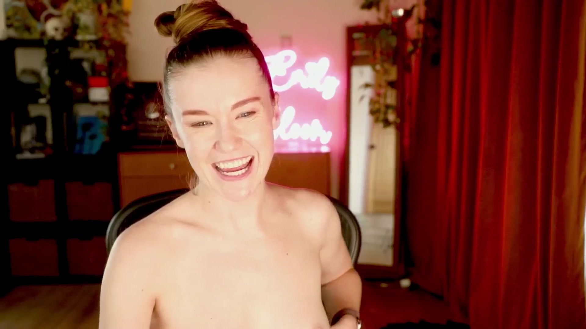Gallery image thumbnail from EmilyBloom's myfreecams stream on, 04/15/2026, 23:25 image 16 of 20
