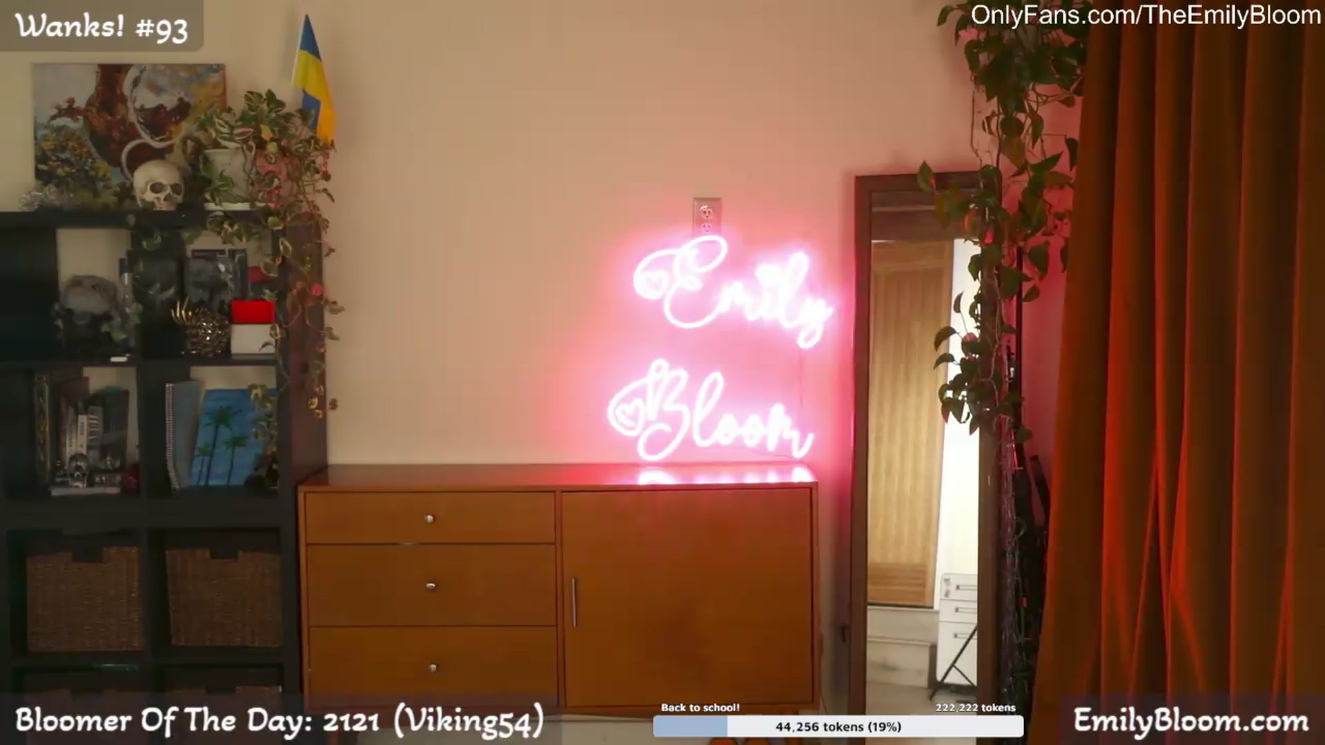Gallery image thumbnail from EmilyBloom's myfreecams stream on, 04/24/2026, 24:49 image 16 of 20