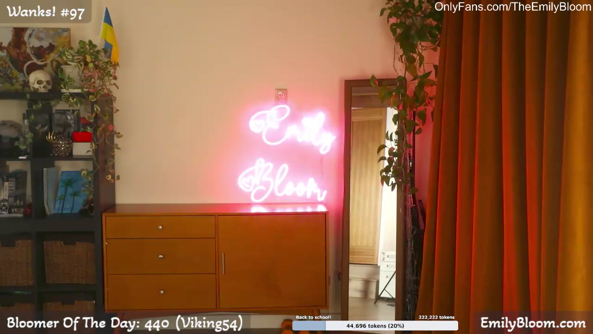 Gallery image thumbnail from EmilyBloom's myfreecams stream on, 04/24/2026, 23:58 image 19 of 20