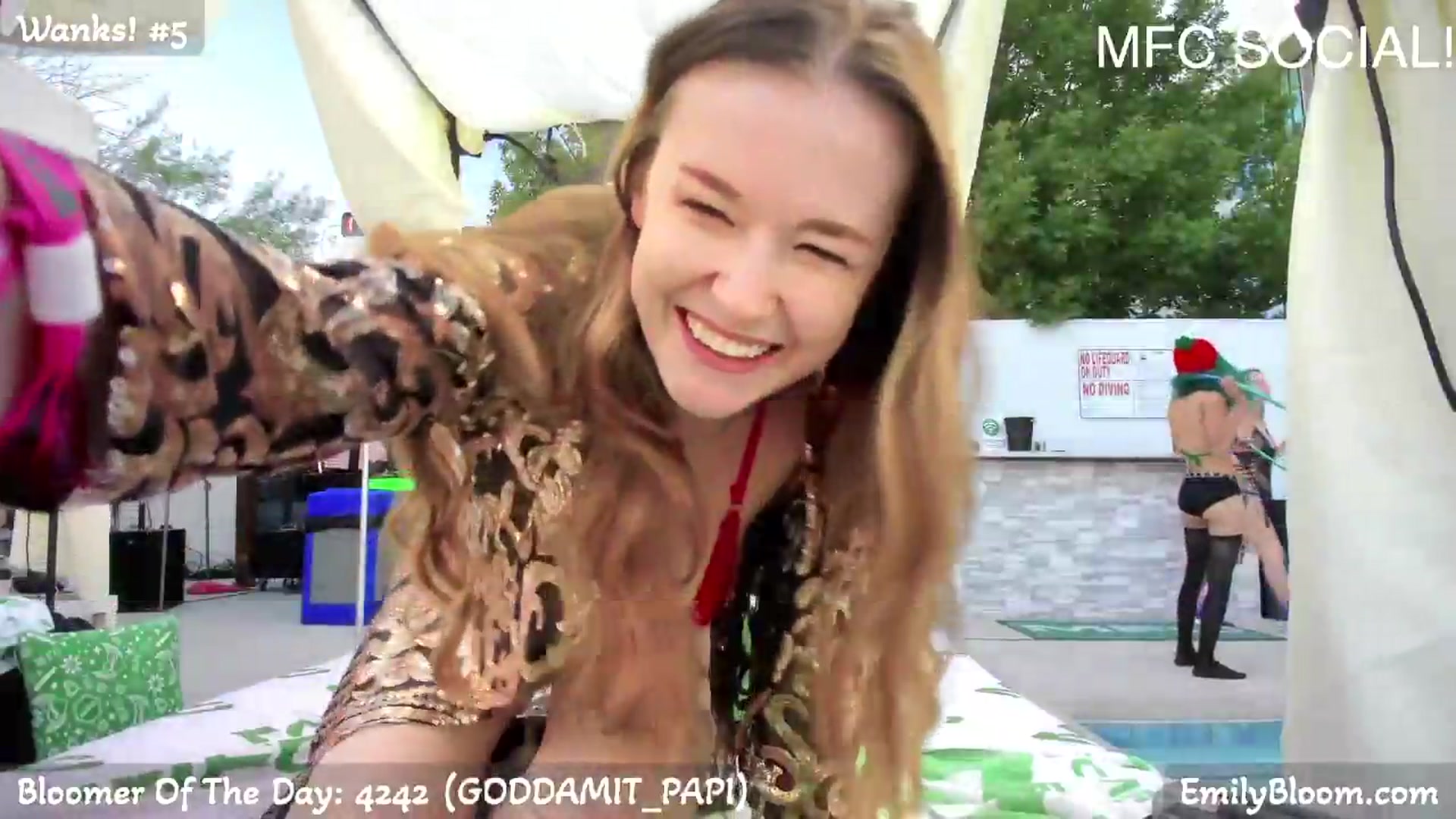 Gallery image thumbnail from EmilyBloom's myfreecams stream on, 05/20/2026, 02:32 image 19 of 20