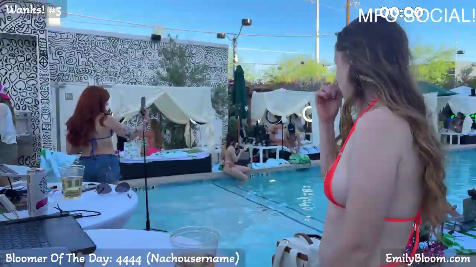 Gallery image thumbnail from EmilyBloom's myfreecams stream on, 05/21/2026, 03:06 image 4 of 20