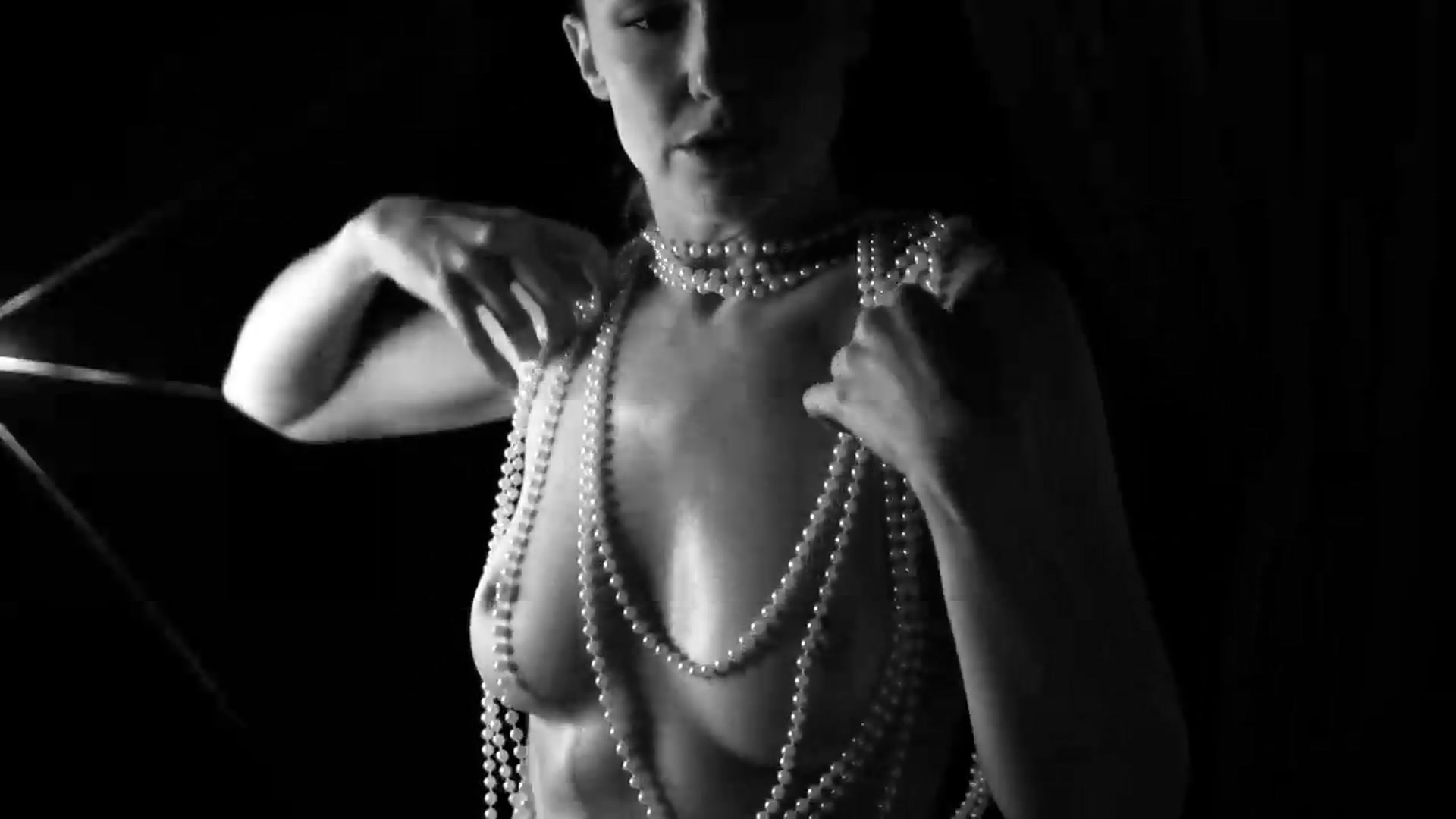 Gallery image thumbnail from EmilyBloom's myfreecams stream on, 05/22/2026, 02:25 image 19 of 20